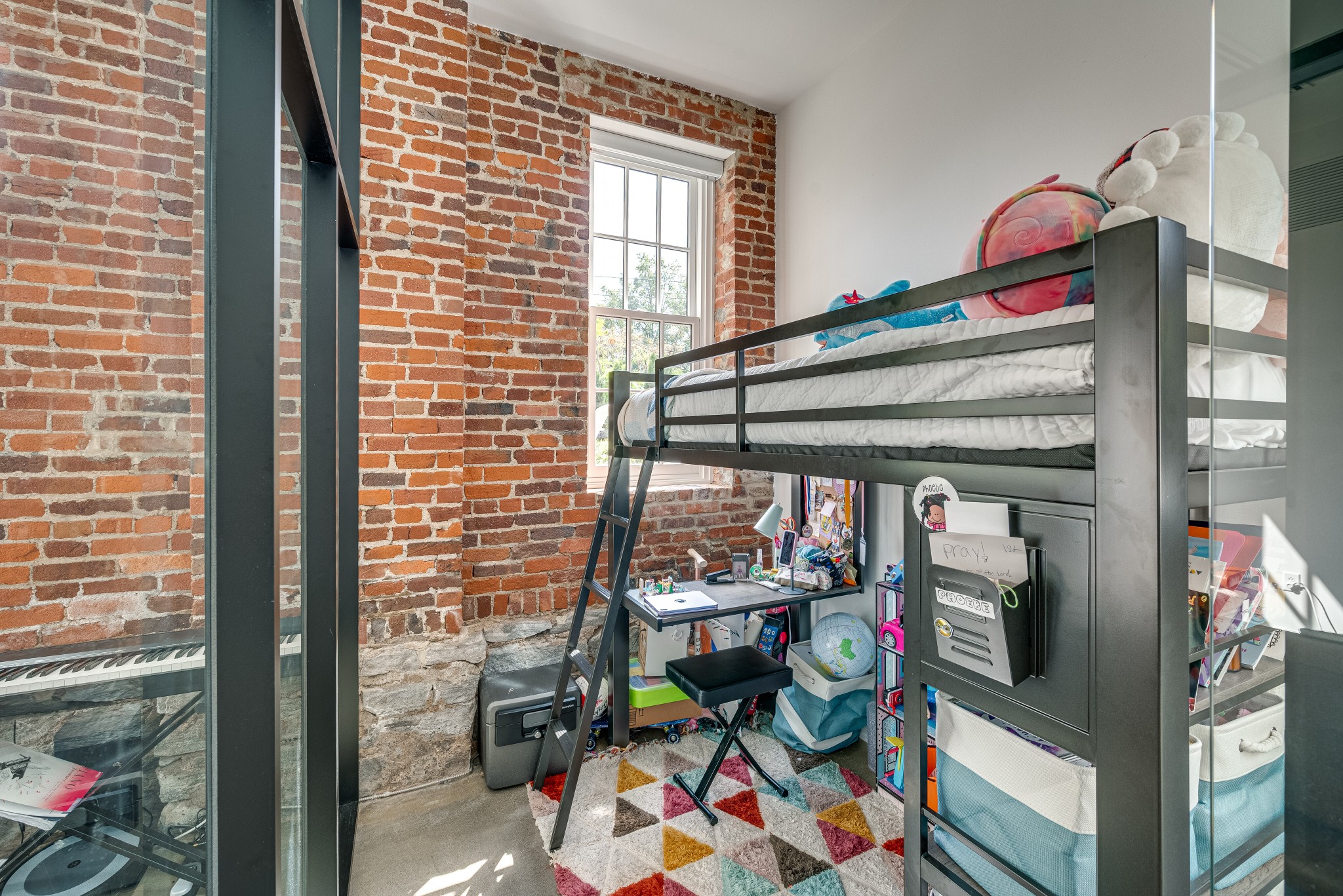 601 Madison St Unit: 109