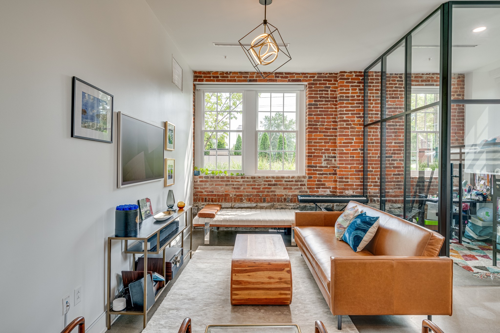 601 Madison St Unit: 109