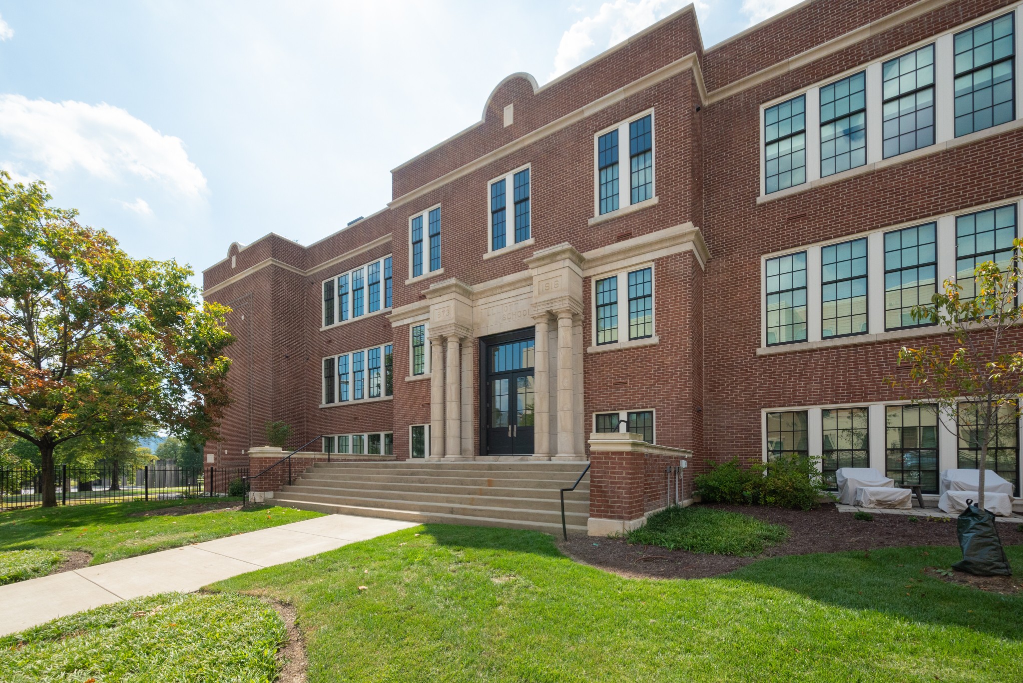 601 Madison St Unit: 109