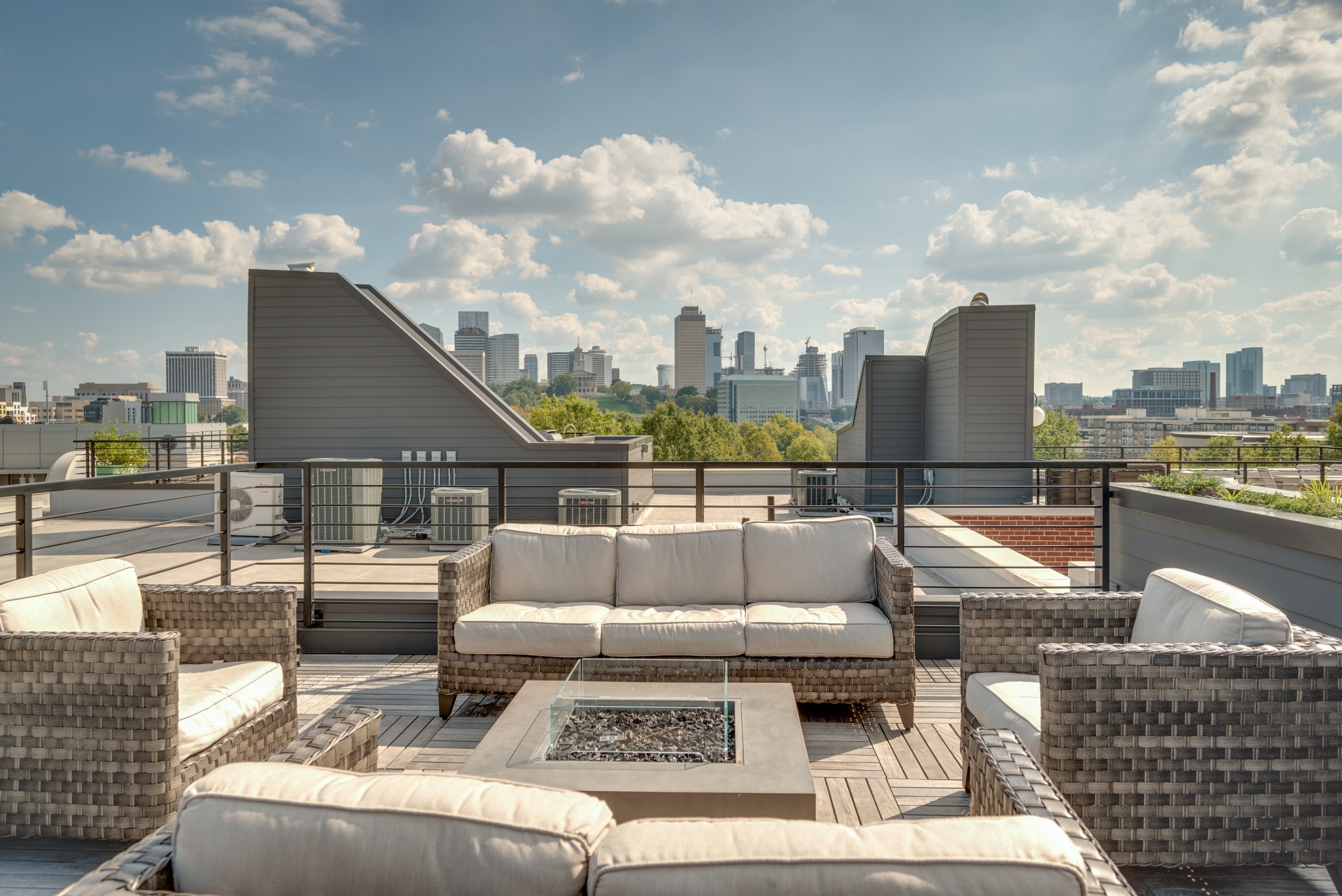 601 Madison St Unit: 109