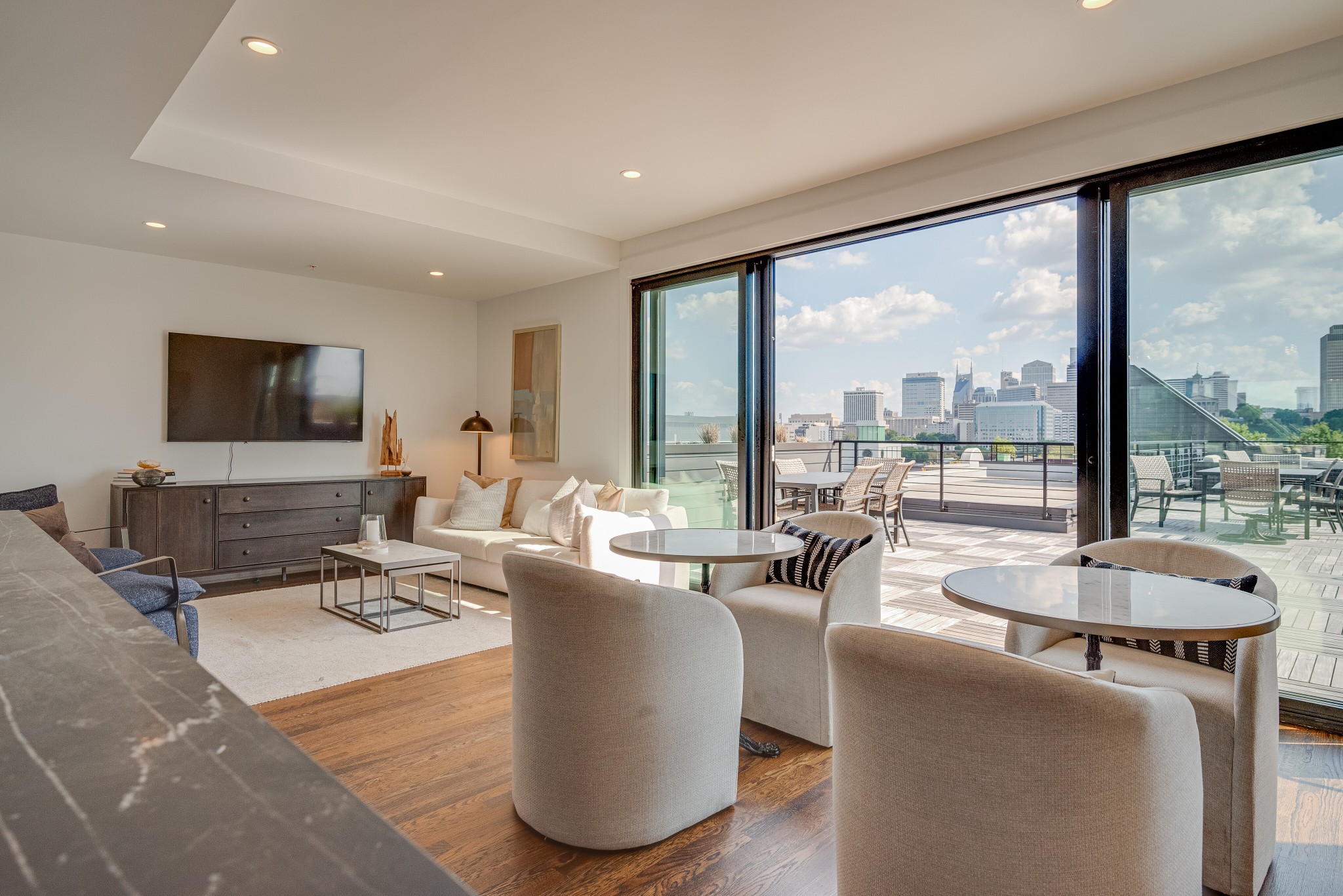 601 Madison St Unit: 109