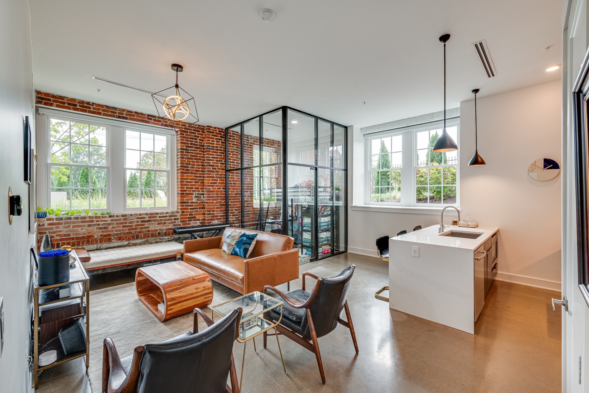 601 Madison St Unit: 109