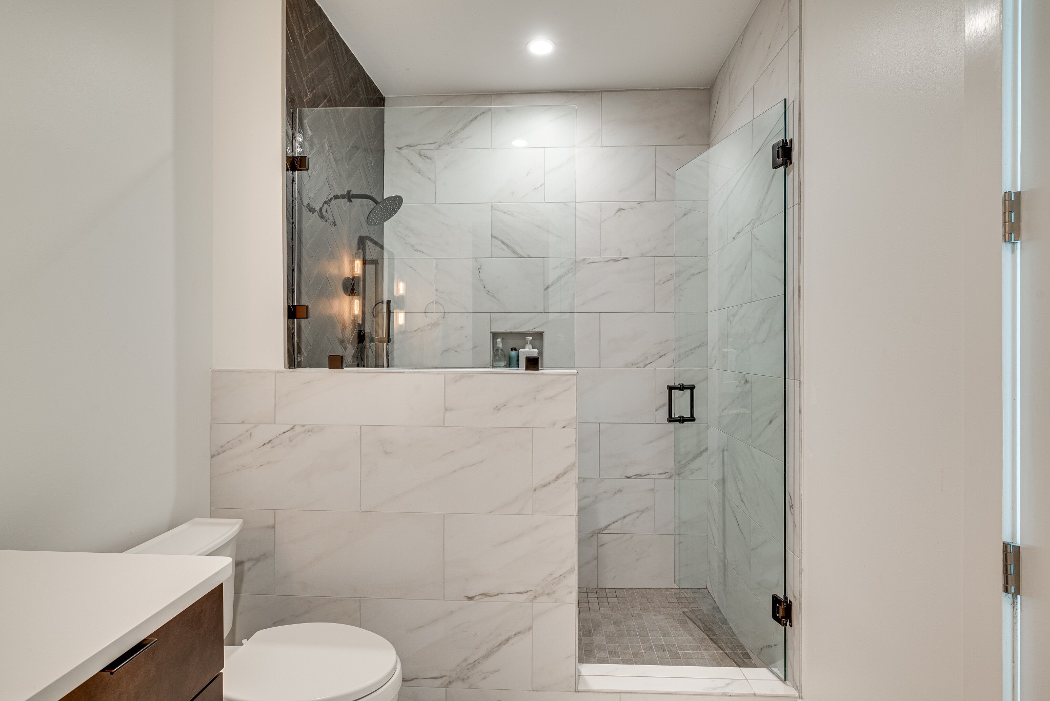 601 Madison St Unit: 109