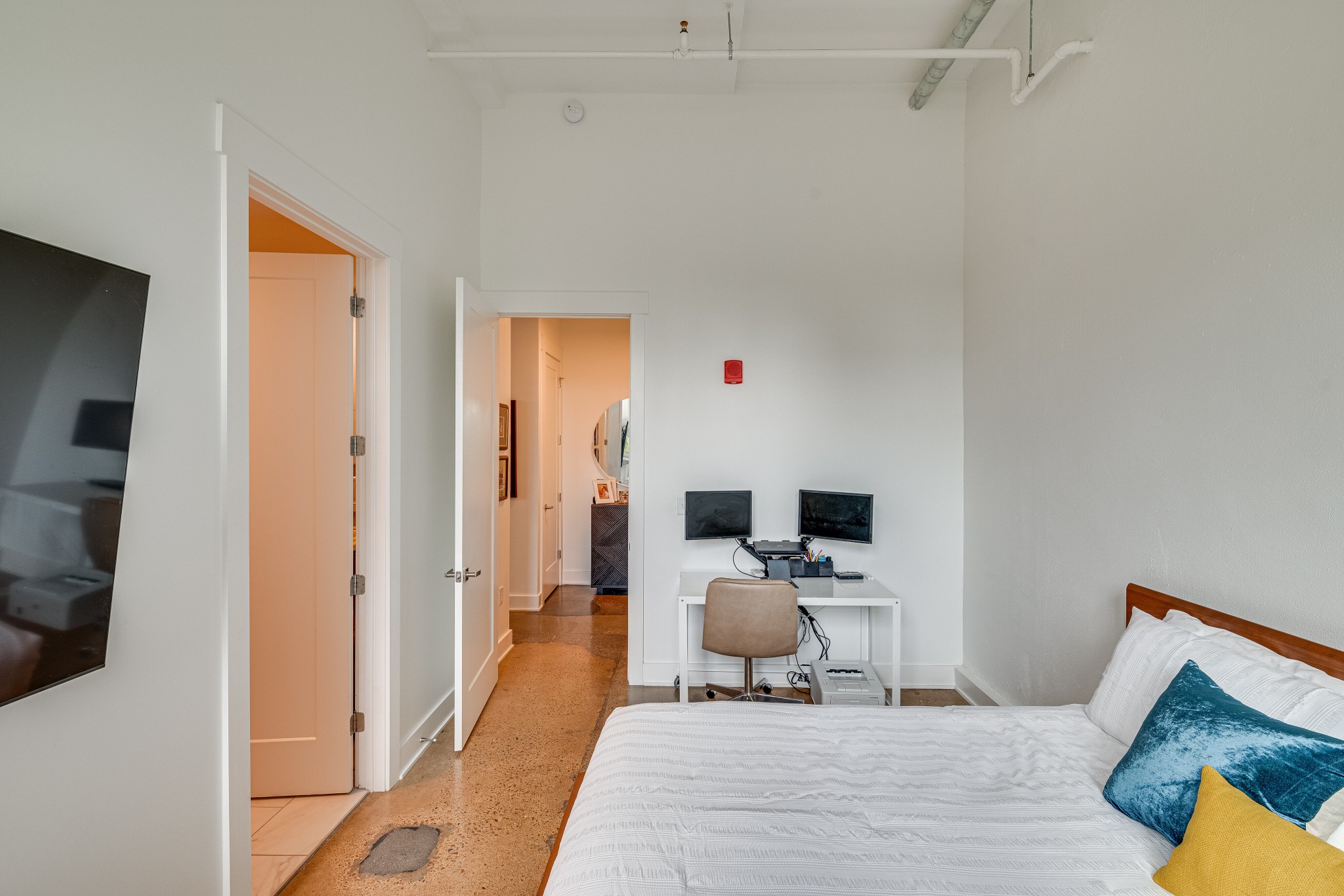 601 Madison St Unit: 109