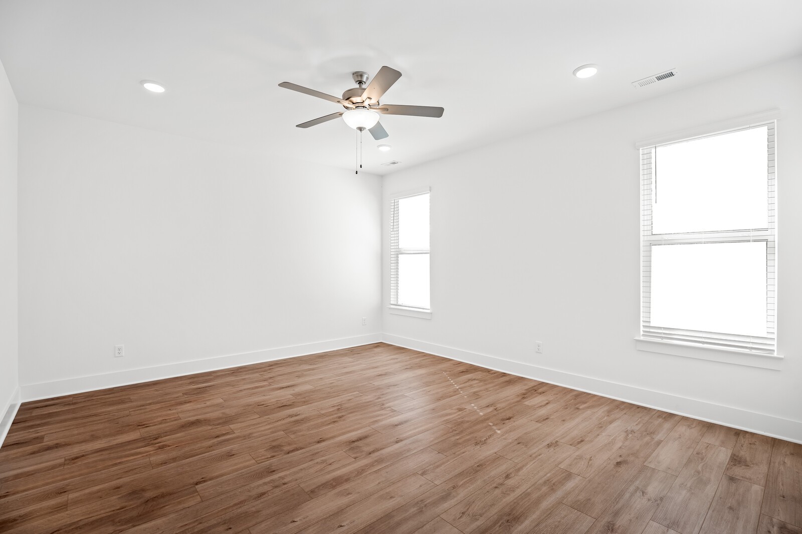 2914 Parkwood Dr
