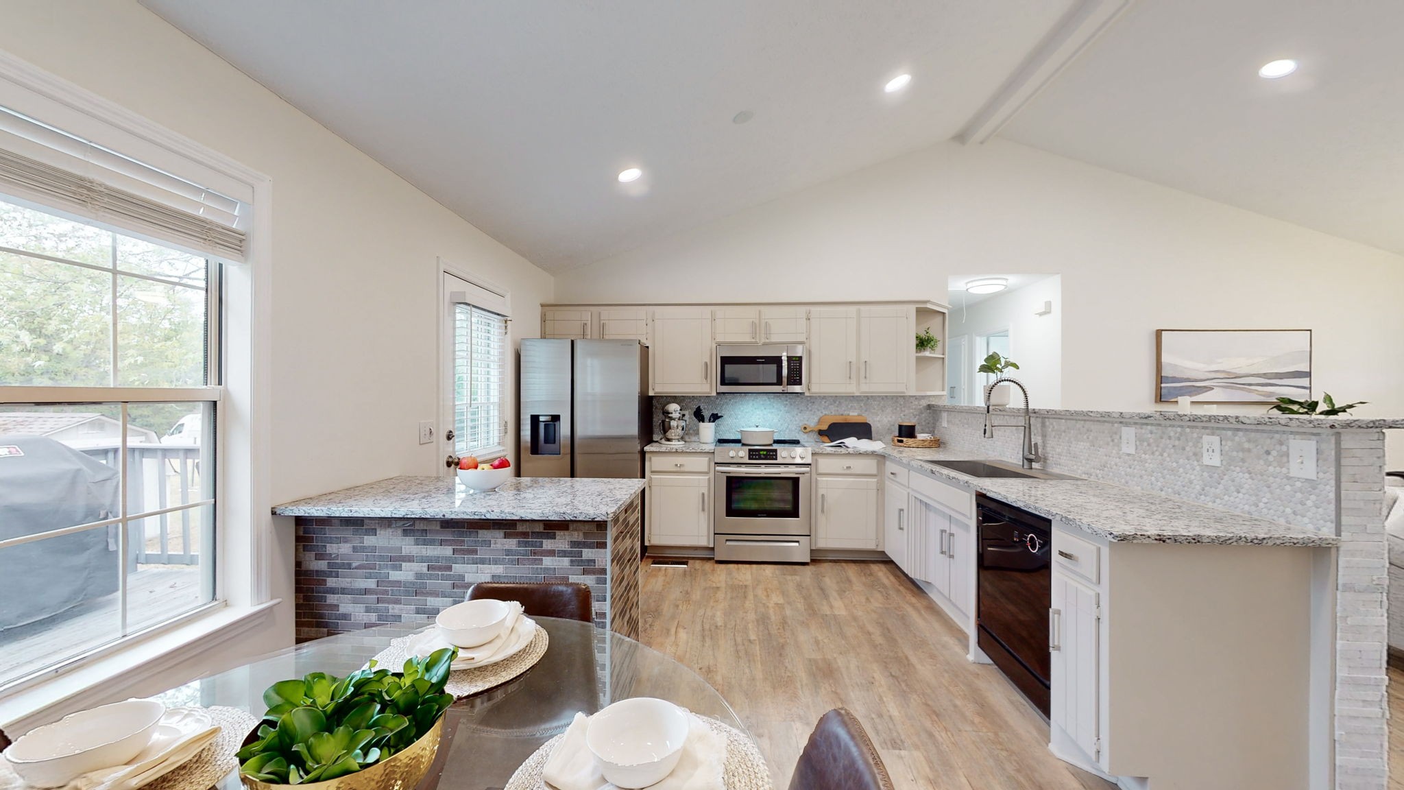 410 Shadylake Dr