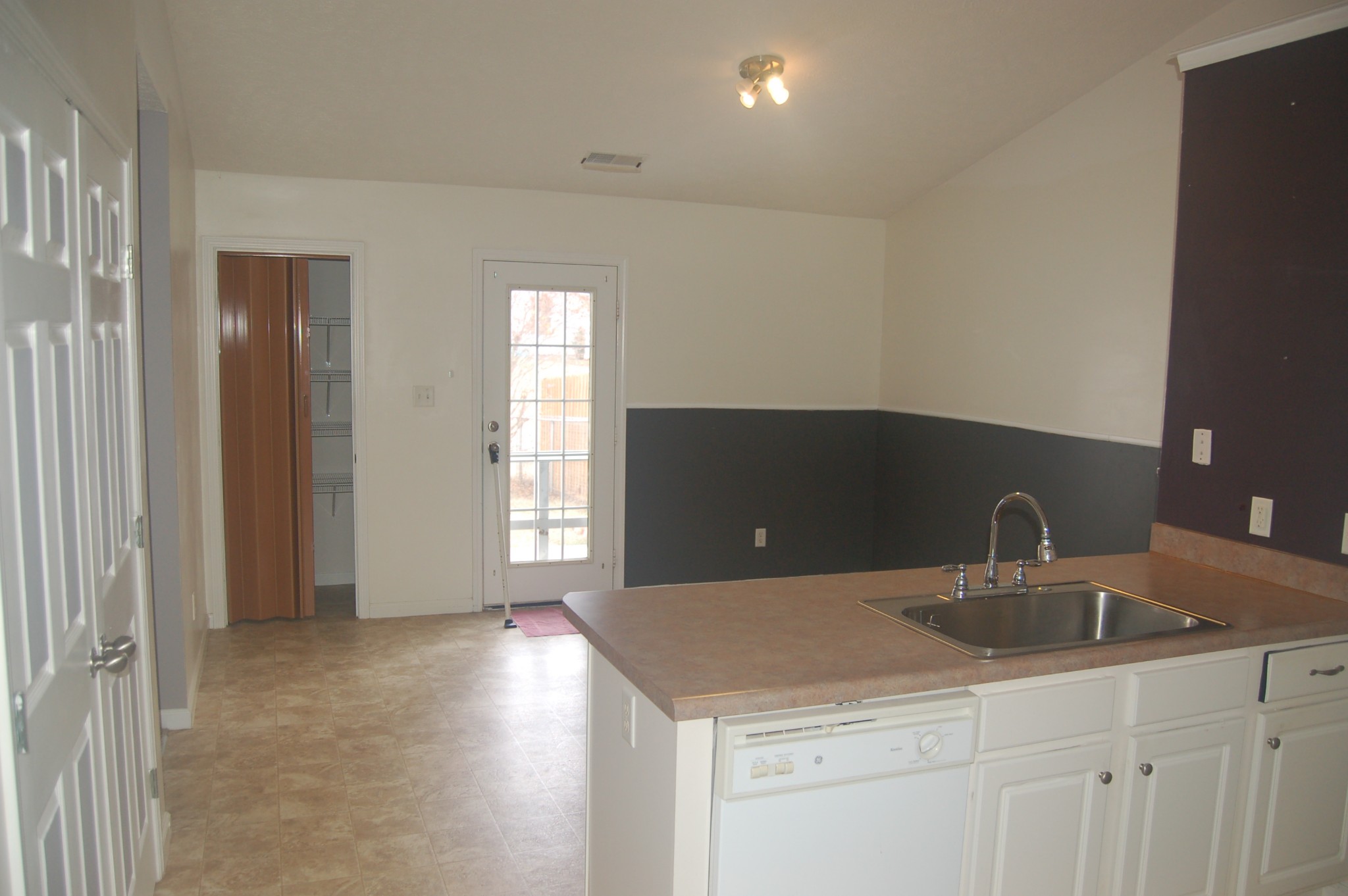 810 Neptune Ct