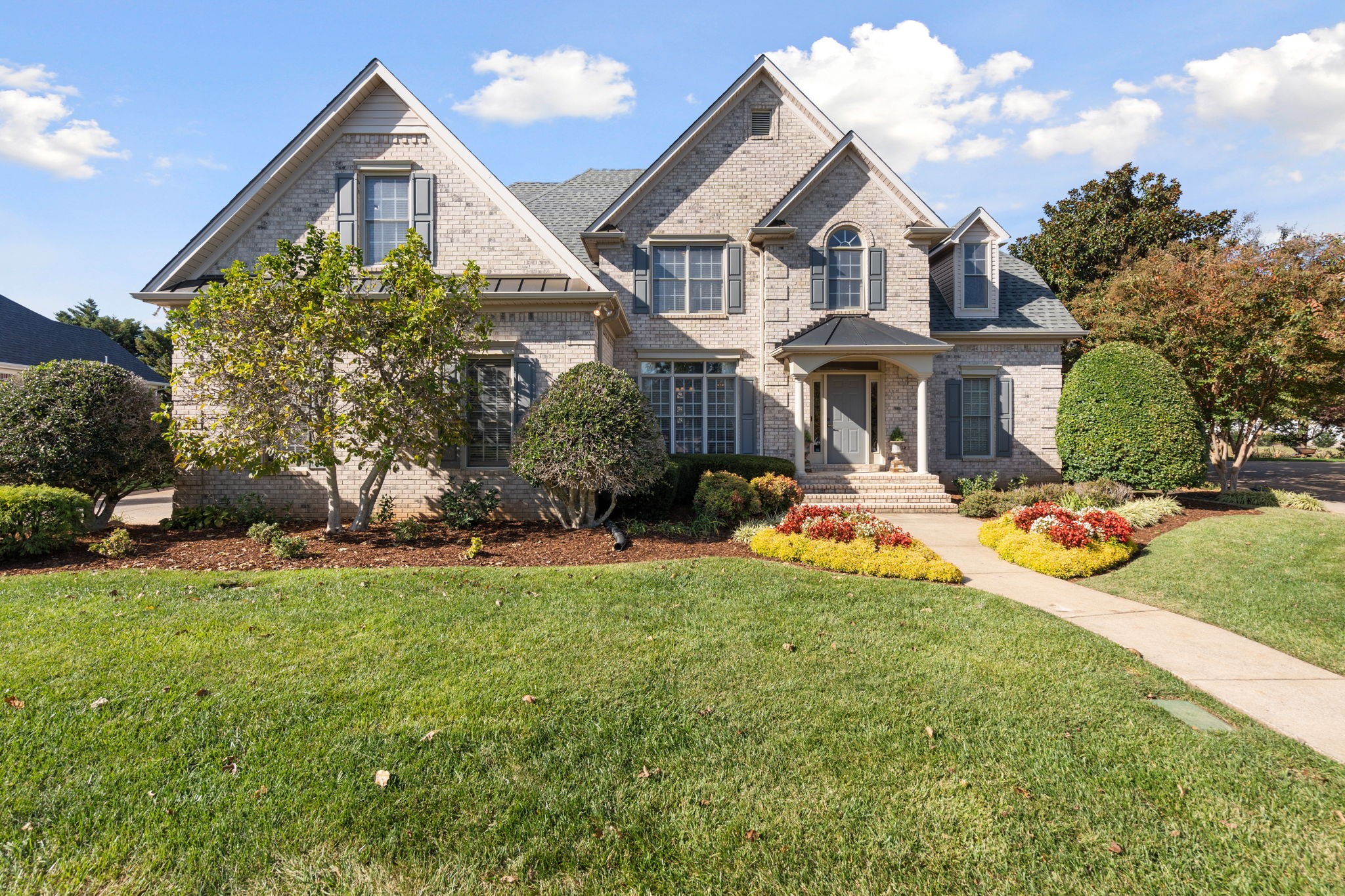 2041 Prestwick Dr