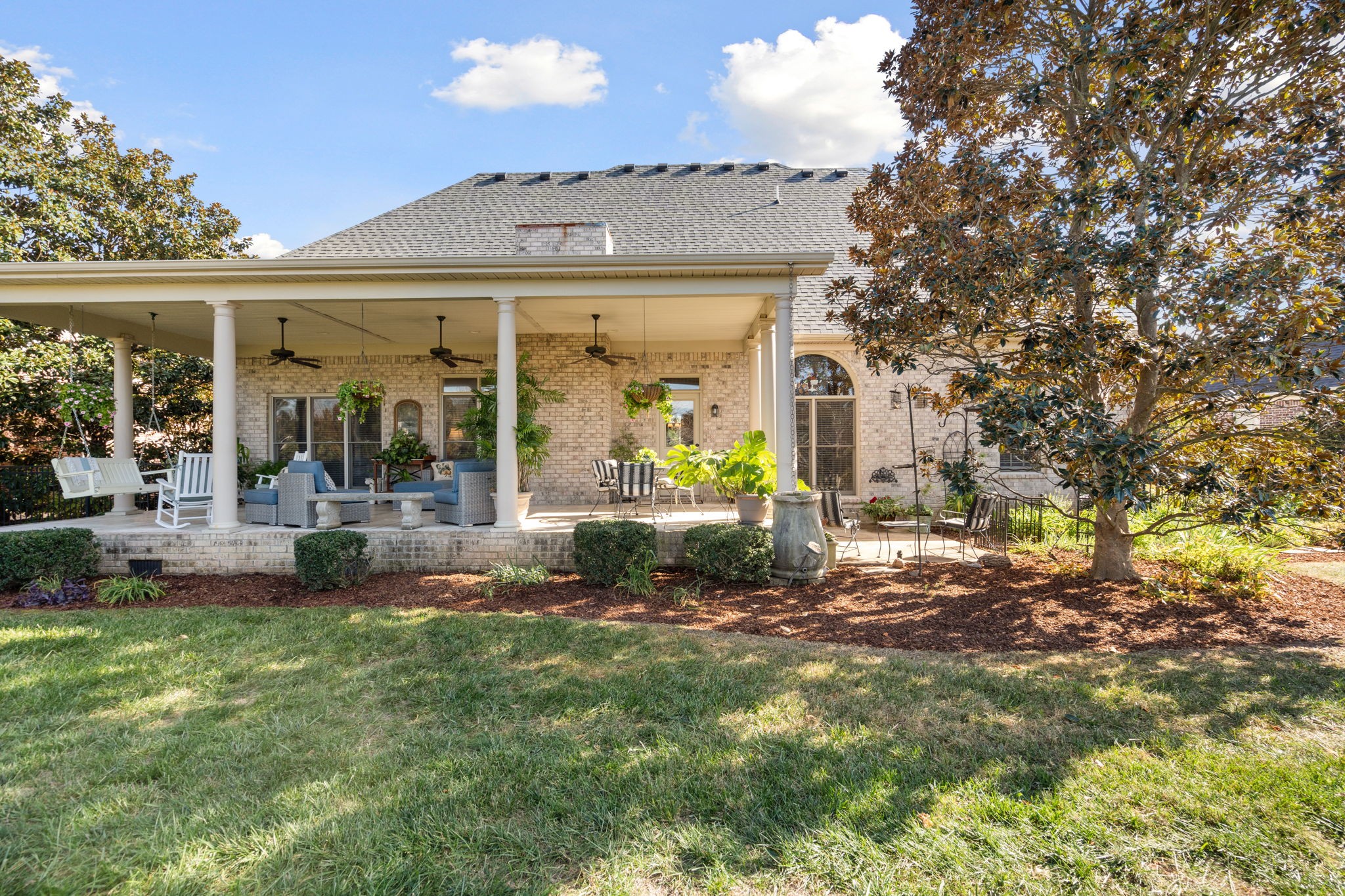 2041 Prestwick Dr