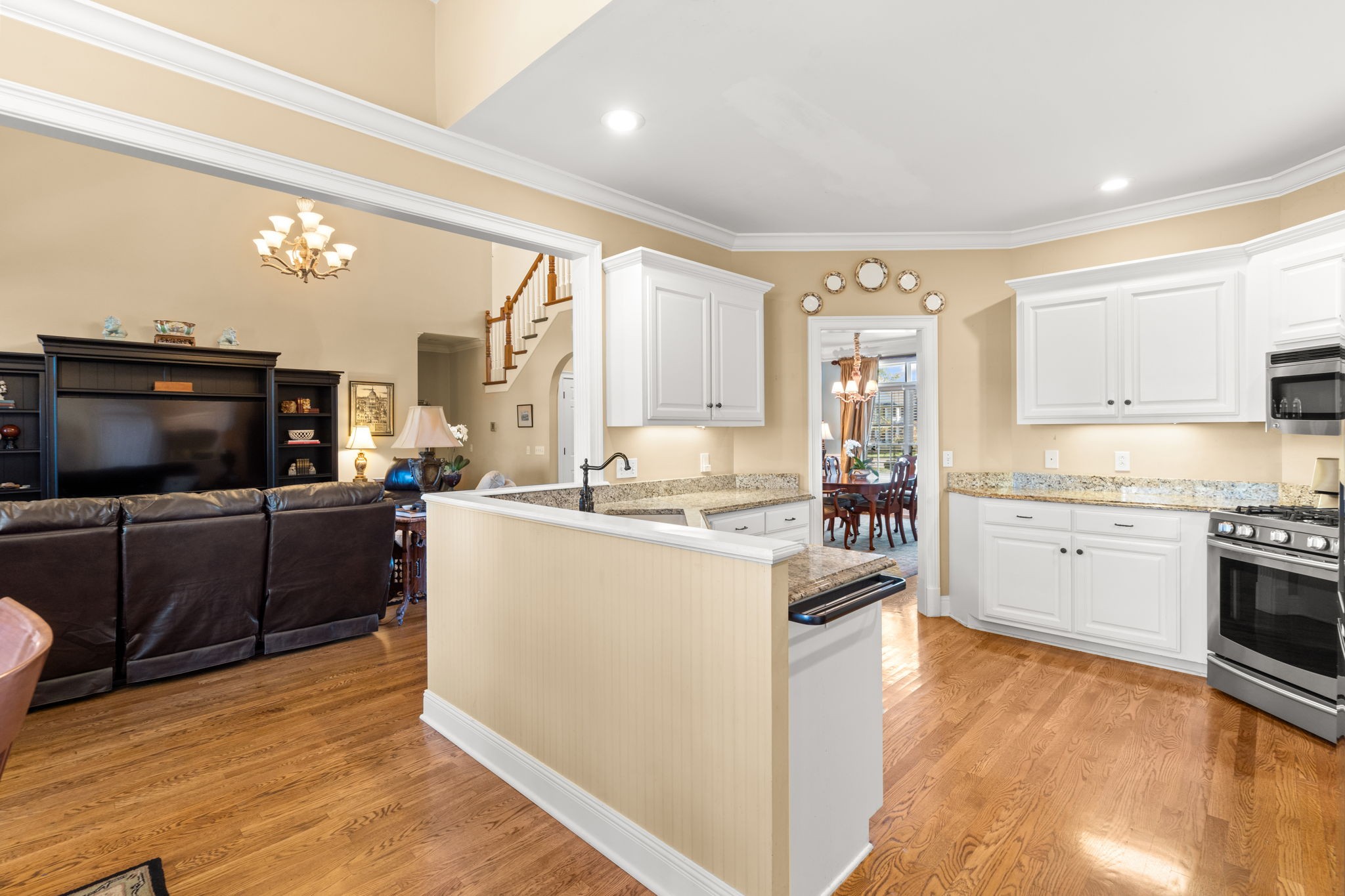 2041 Prestwick Dr