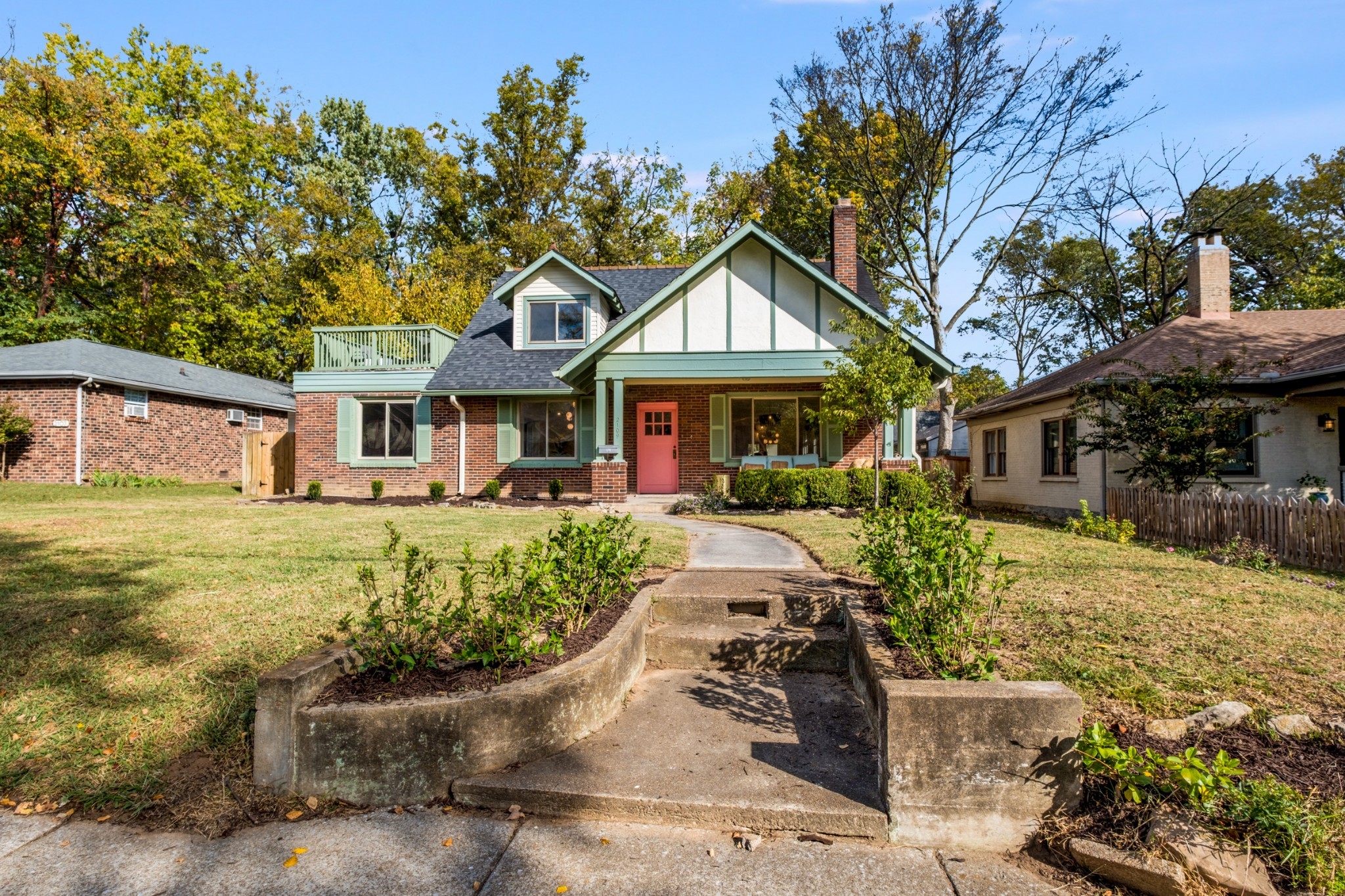 2109 Early Ave