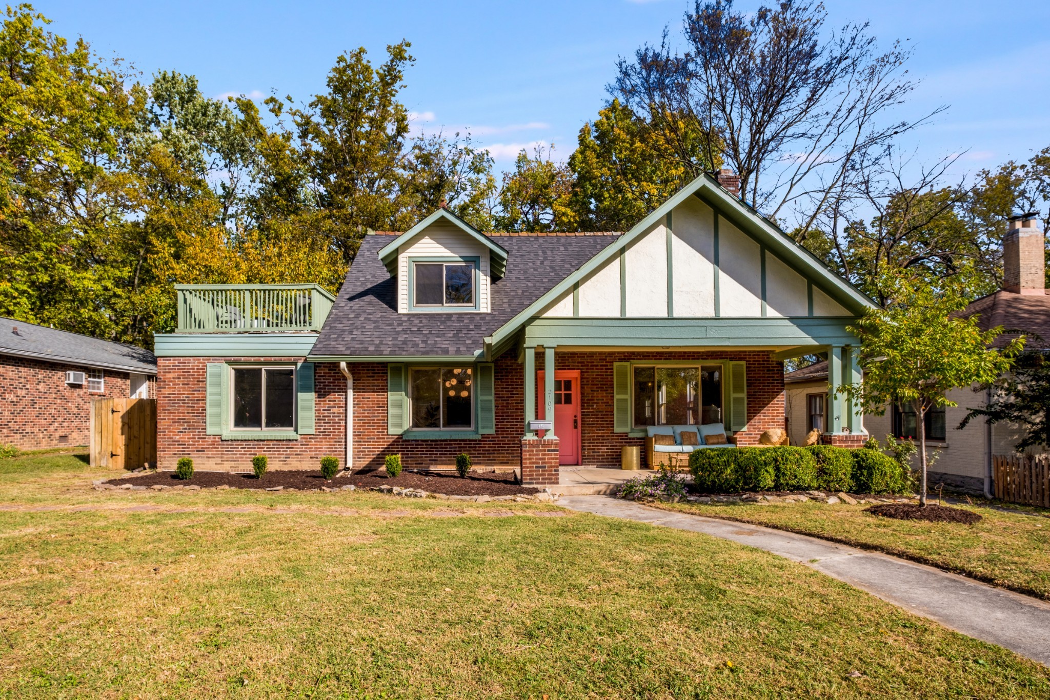 2109 Early Ave