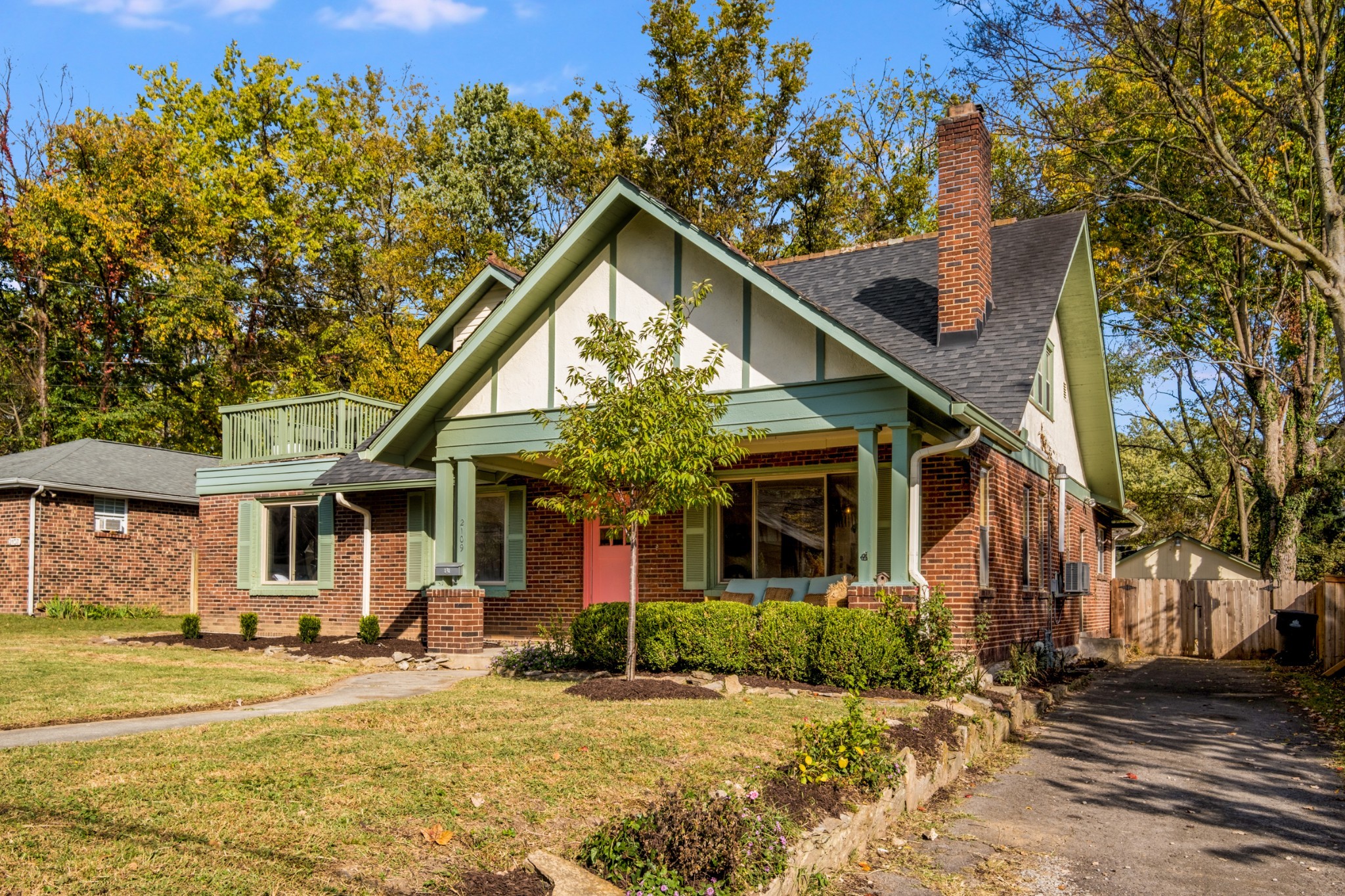 2109 Early Ave
