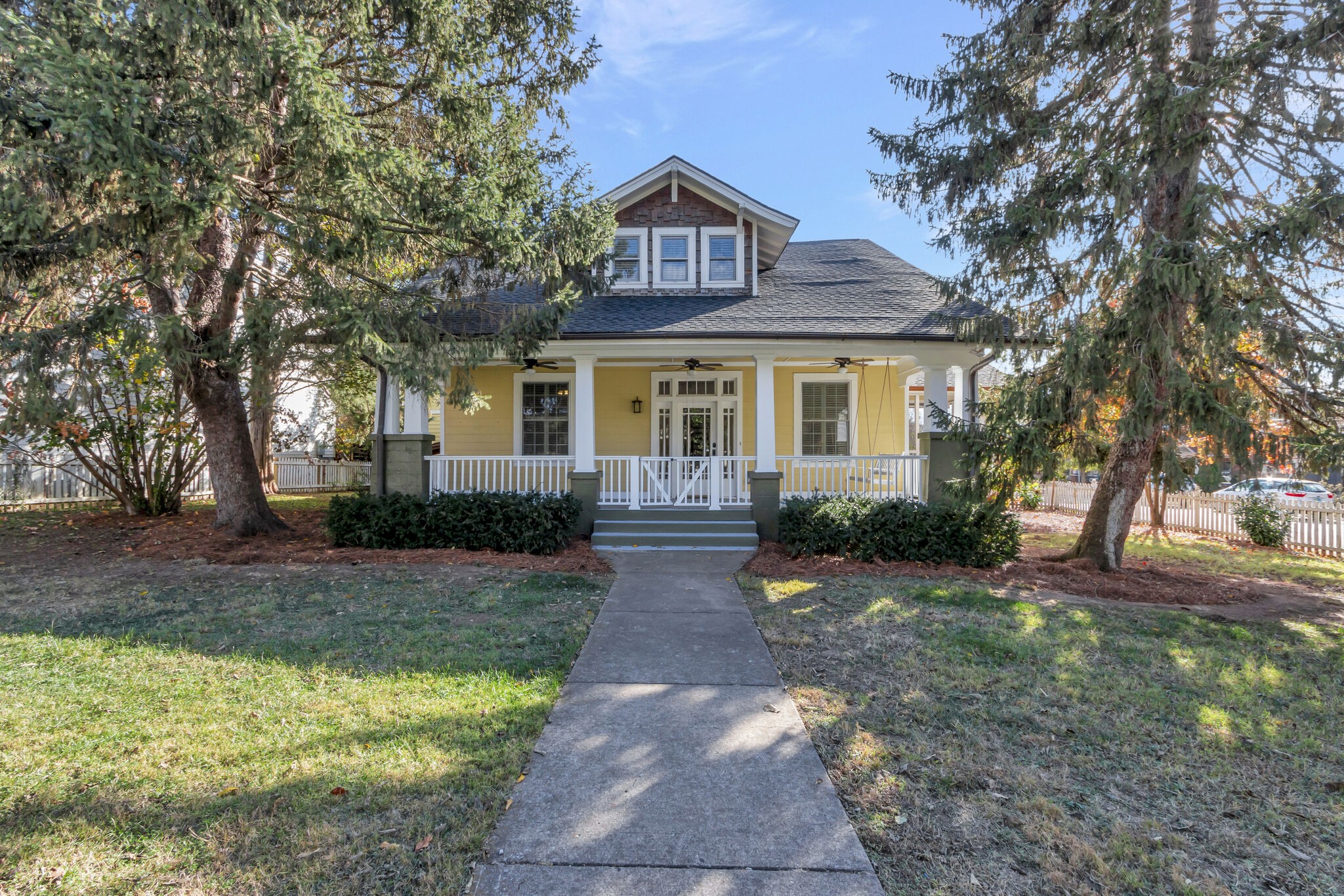917 Knox Ave
