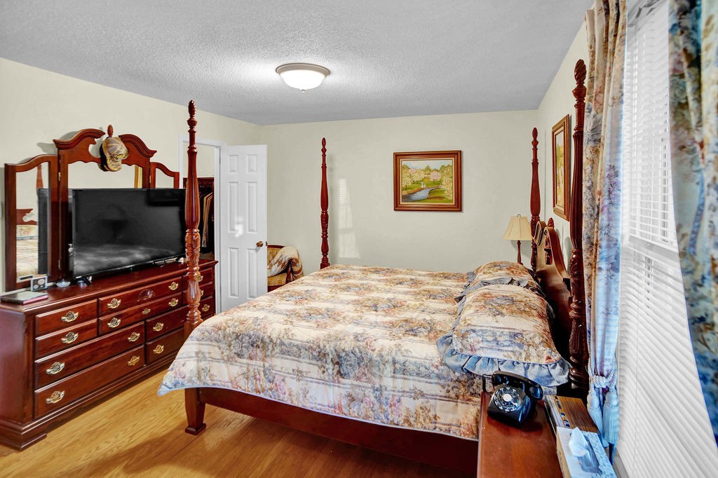 115 Foxland Dr