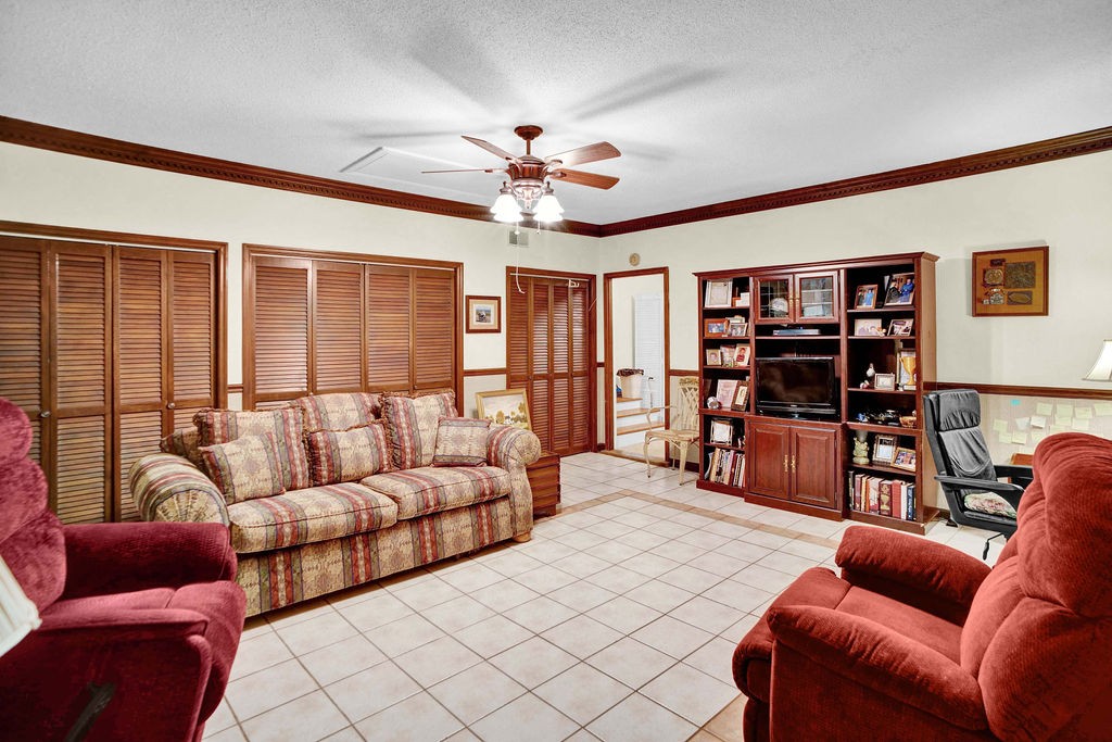 115 Foxland Dr