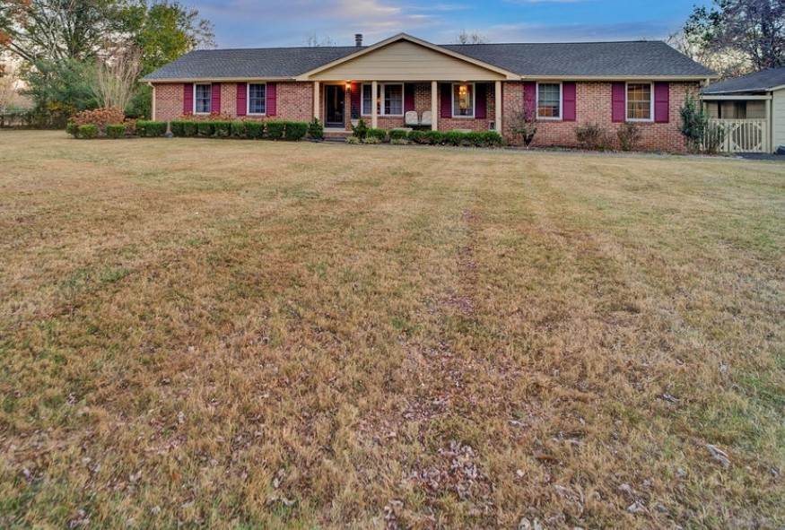 115 Foxland Dr