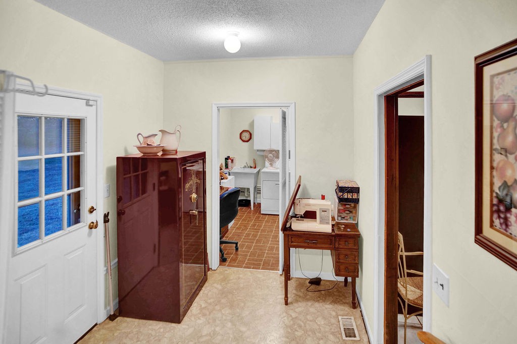115 Foxland Dr