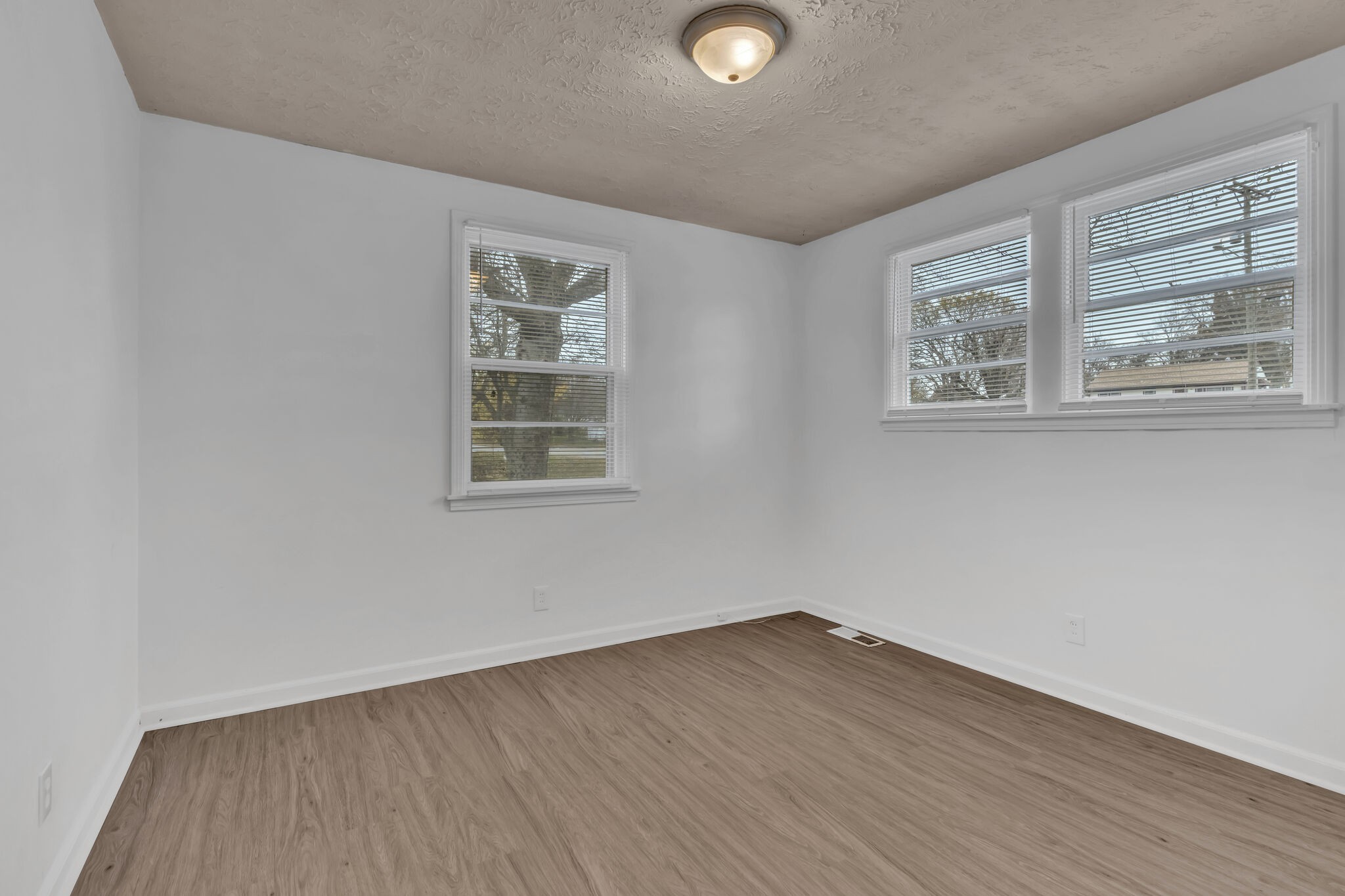 900 Roosevelt Ave