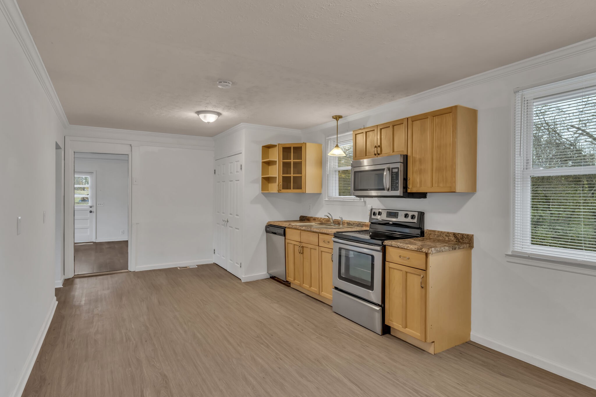 900 Roosevelt Ave