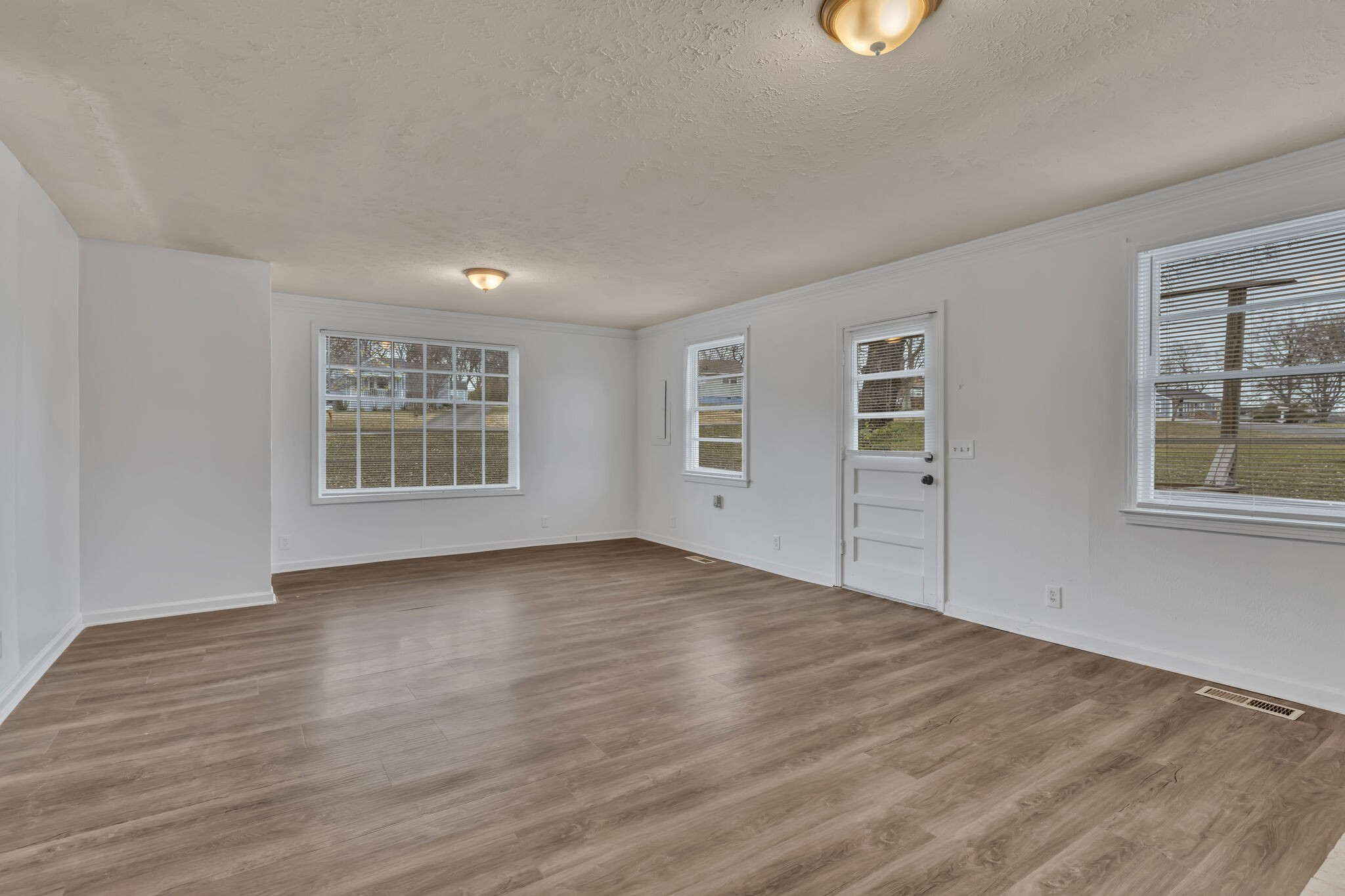 900 Roosevelt Ave