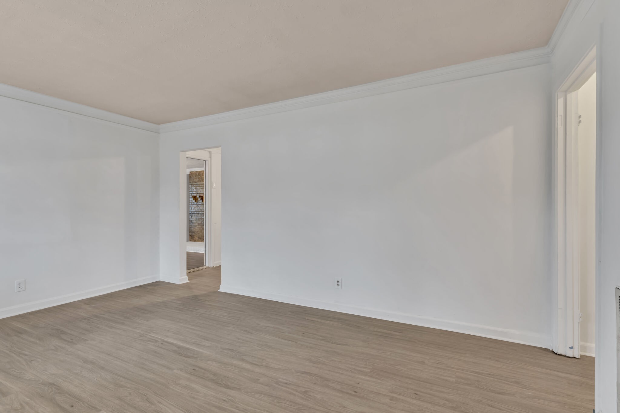 900 Roosevelt Ave