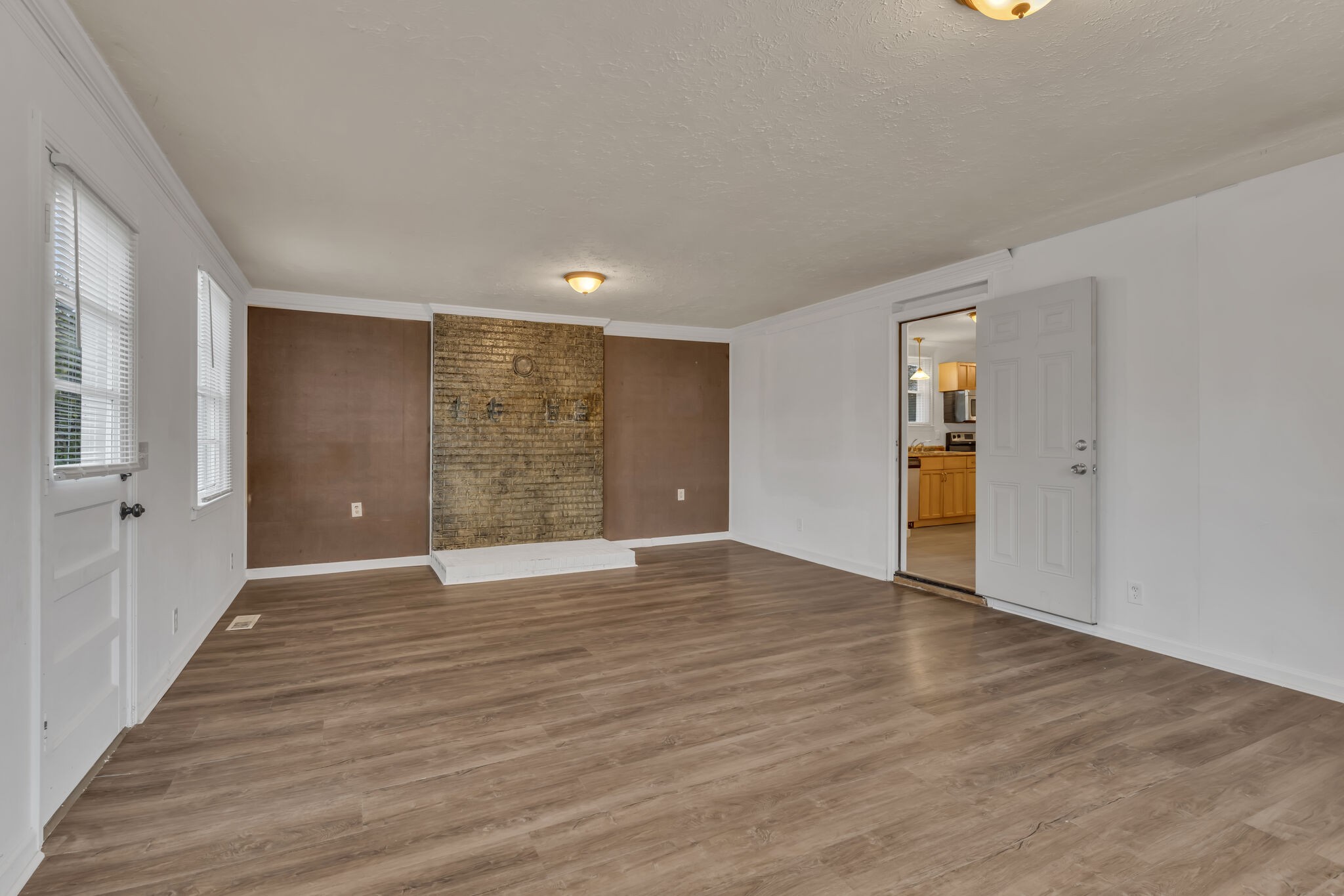 900 Roosevelt Ave