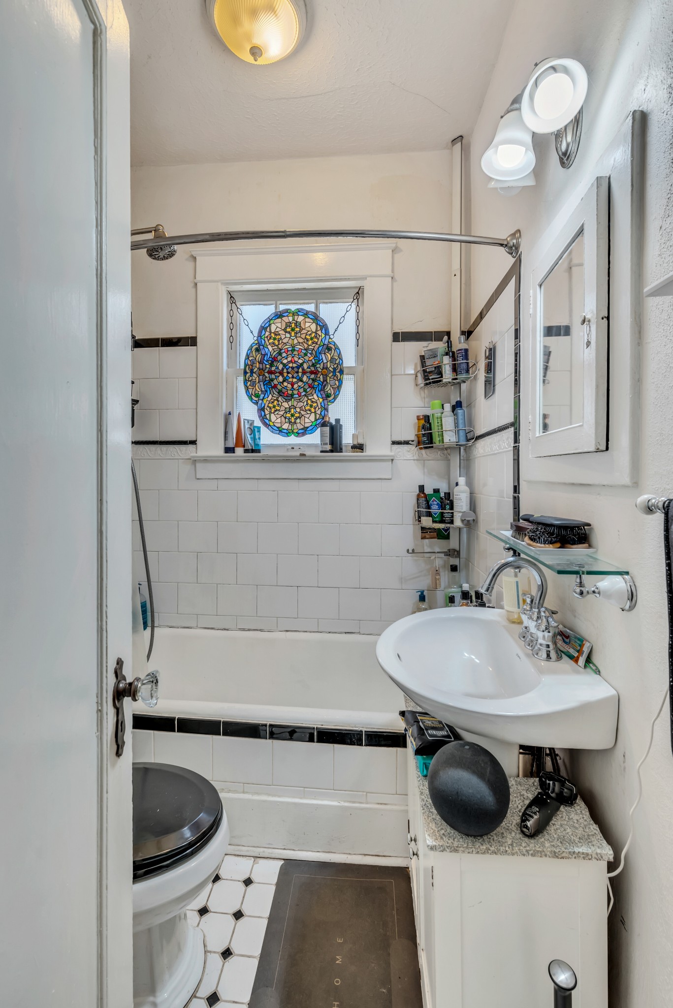 2111 Carter Ave