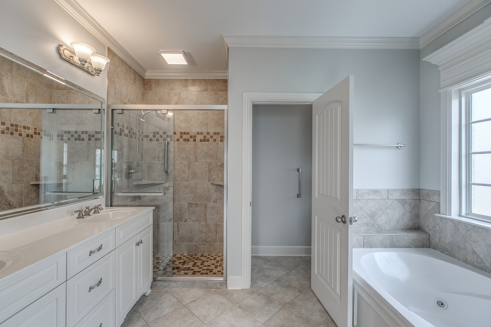 1914 Splash Place