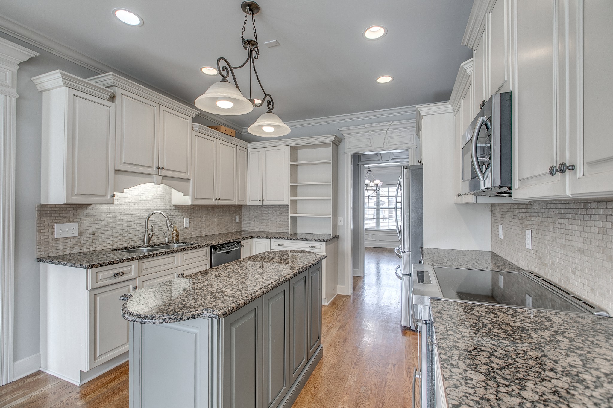1914 Splash Place