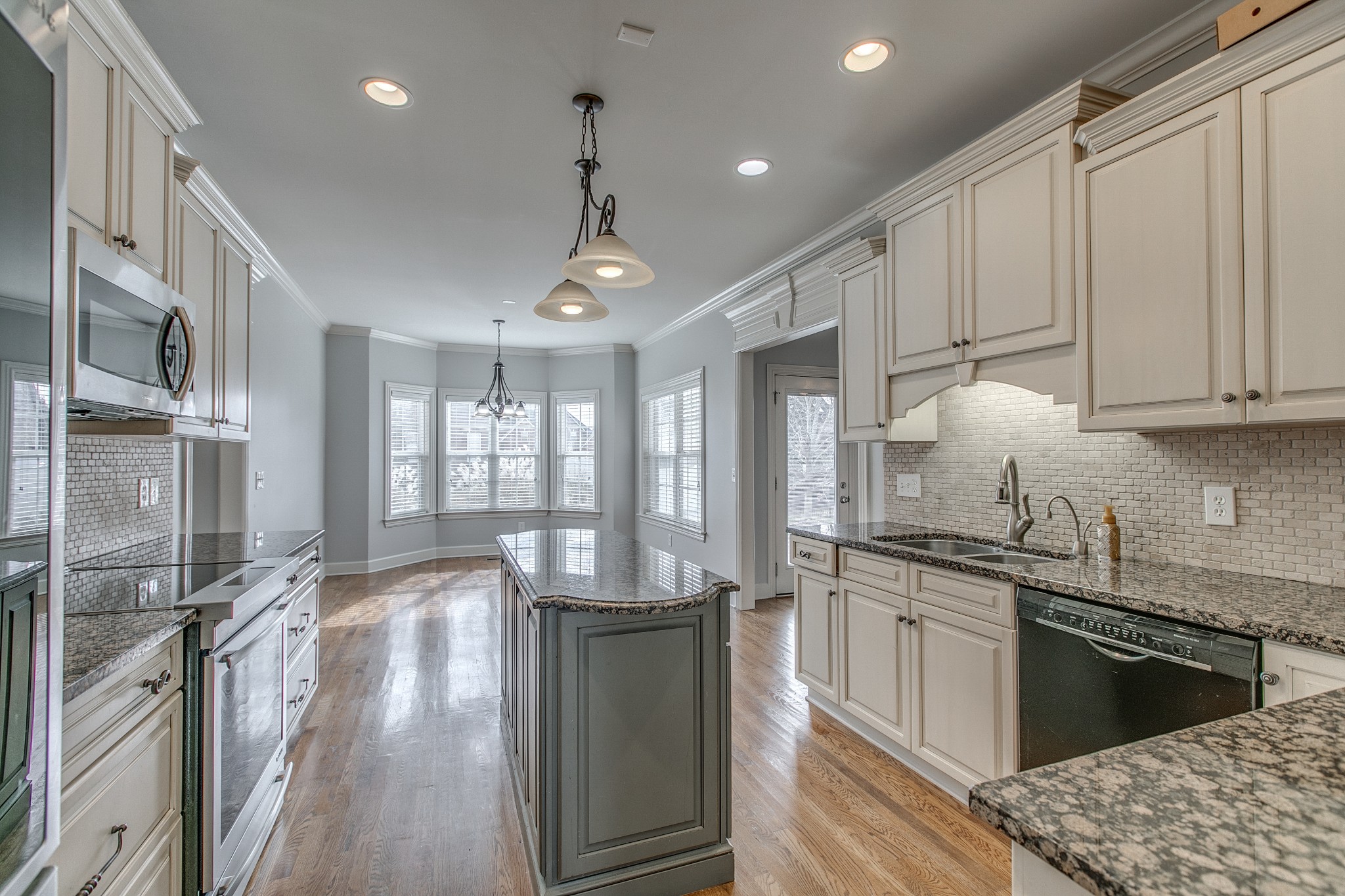 1914 Splash Place