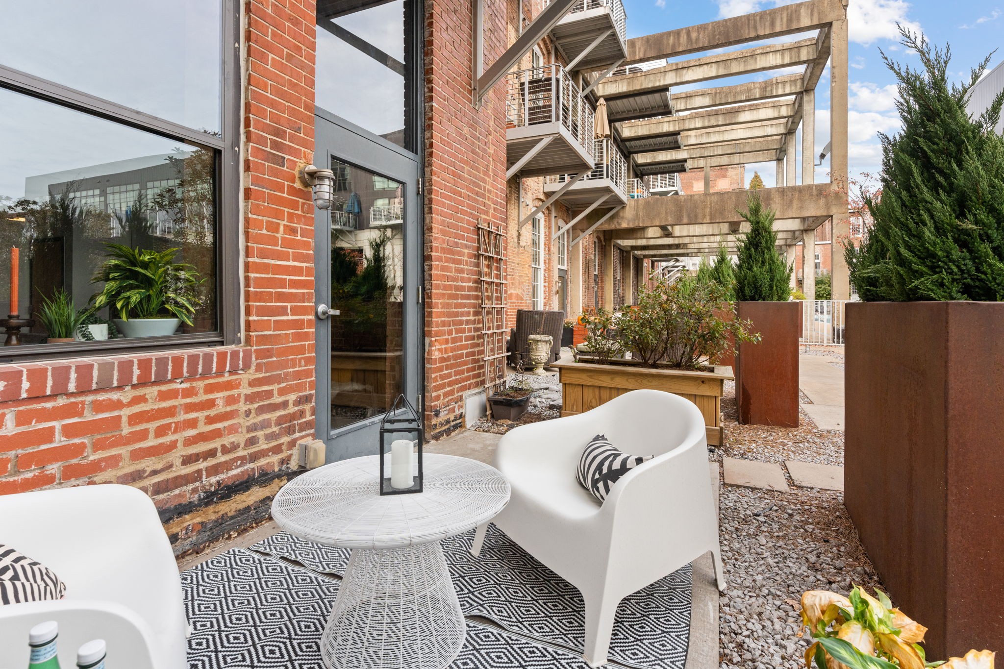 1350 Rosa L Parks Blvd Unit: 209