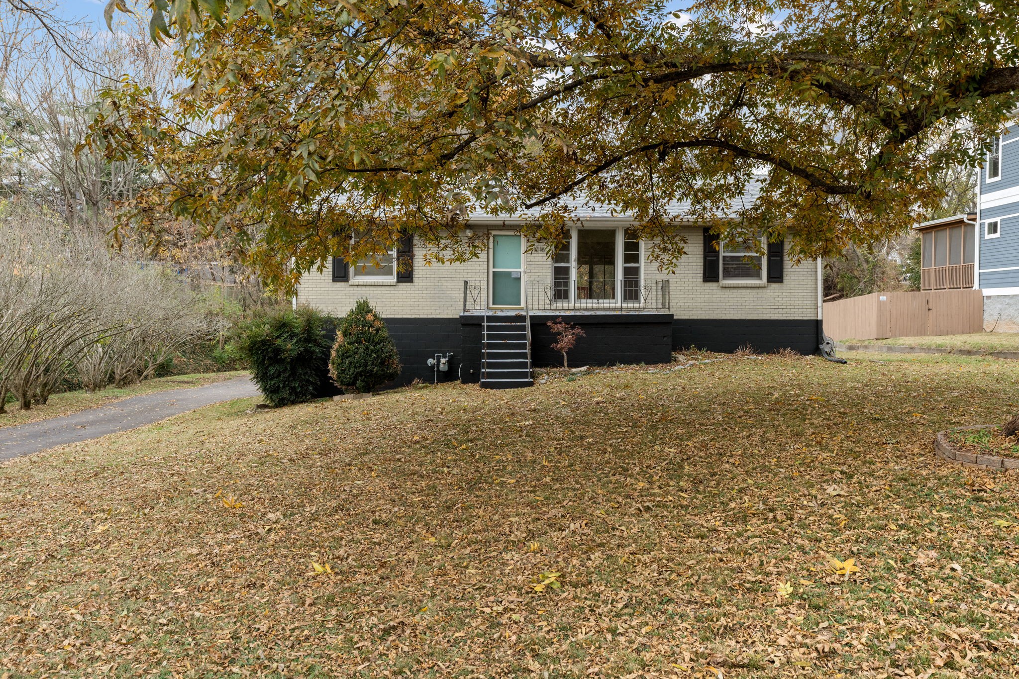 1216 Preston Dr