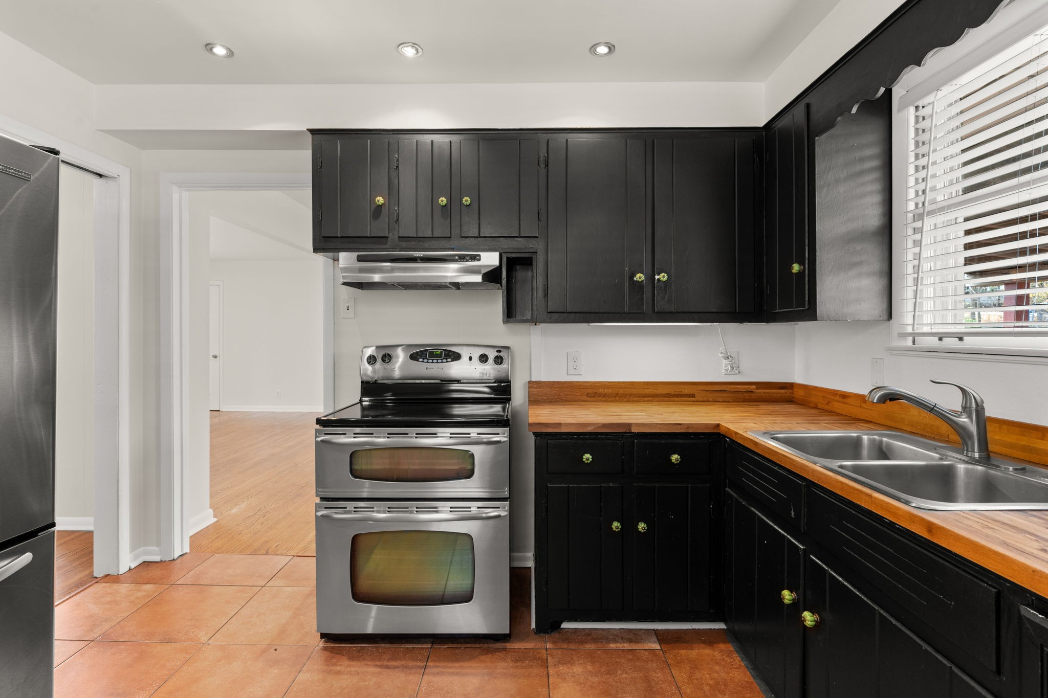 1216 Preston Dr
