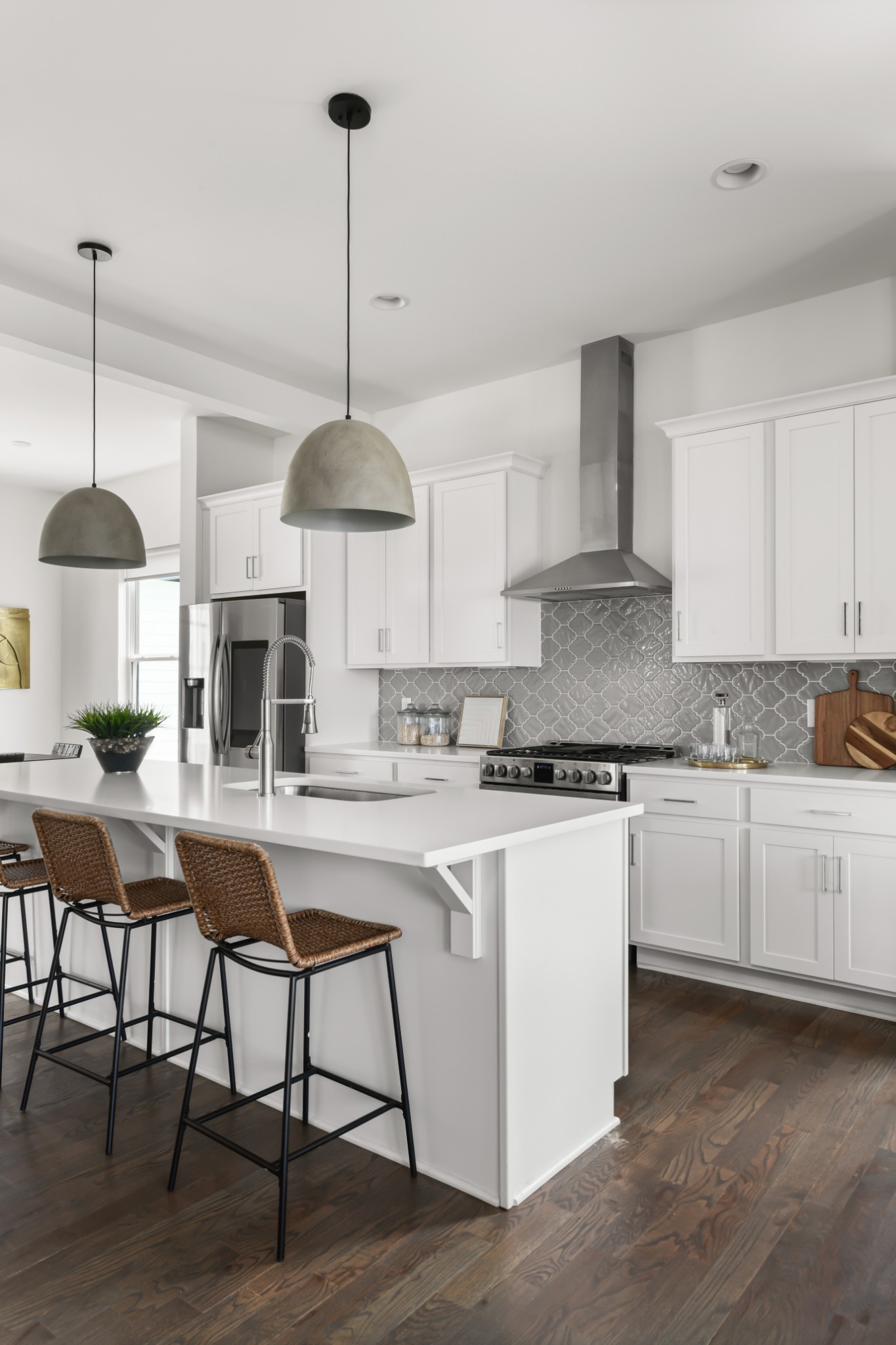 643 Vernon Ave Unit: 2