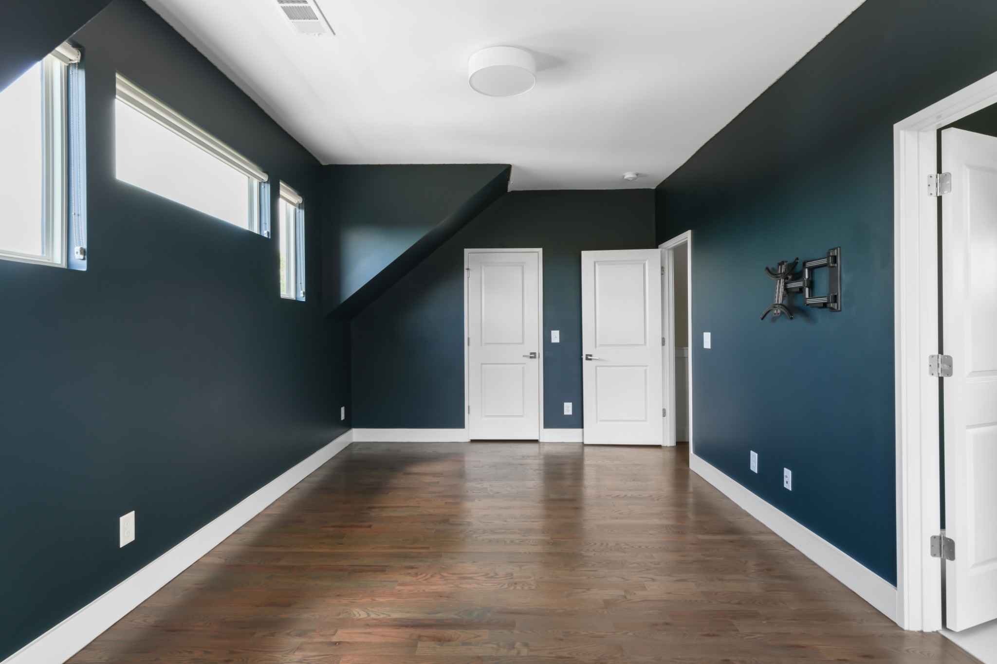 643 Vernon Ave Unit: 2