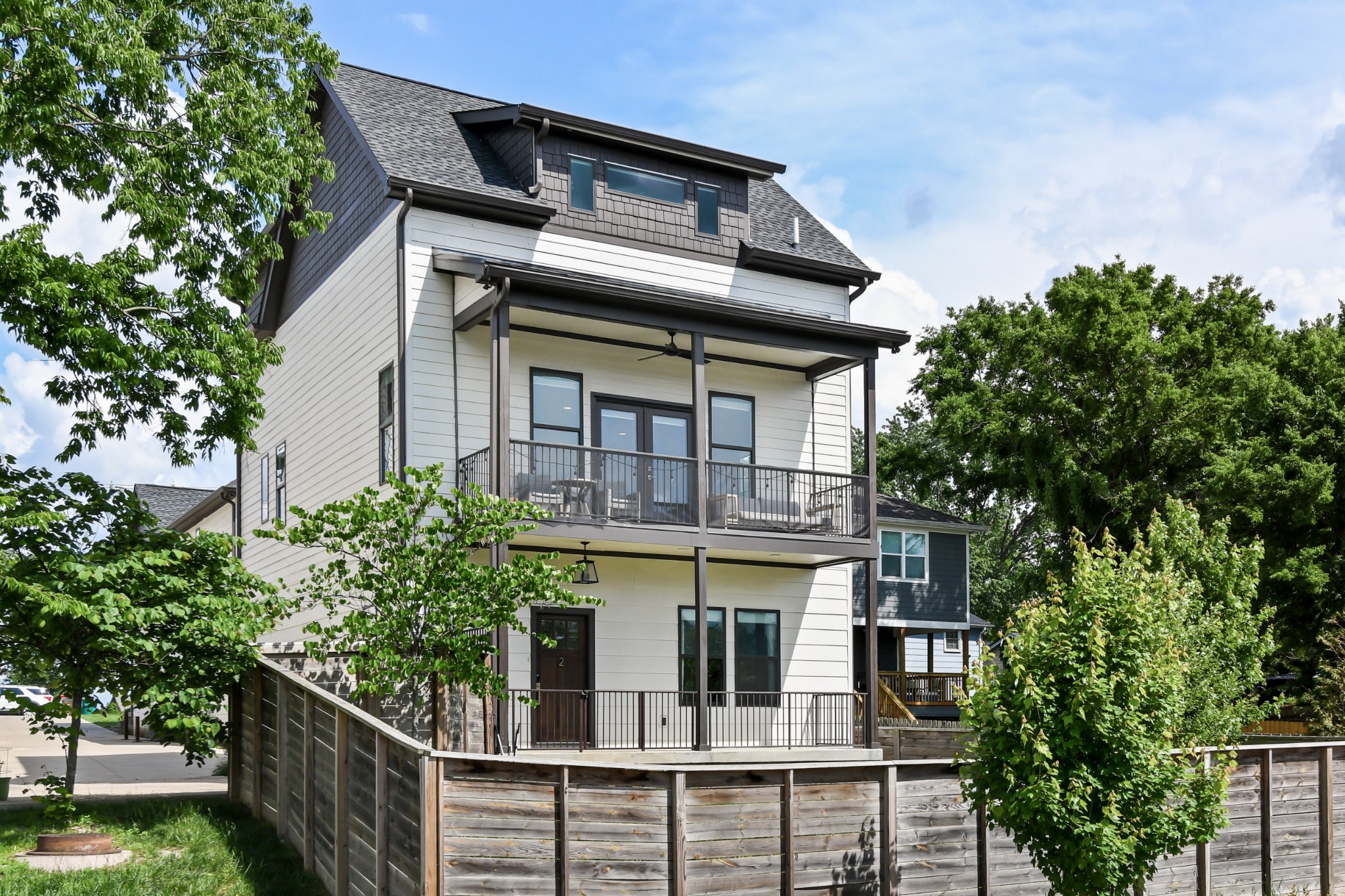 643 Vernon Ave Unit: 2