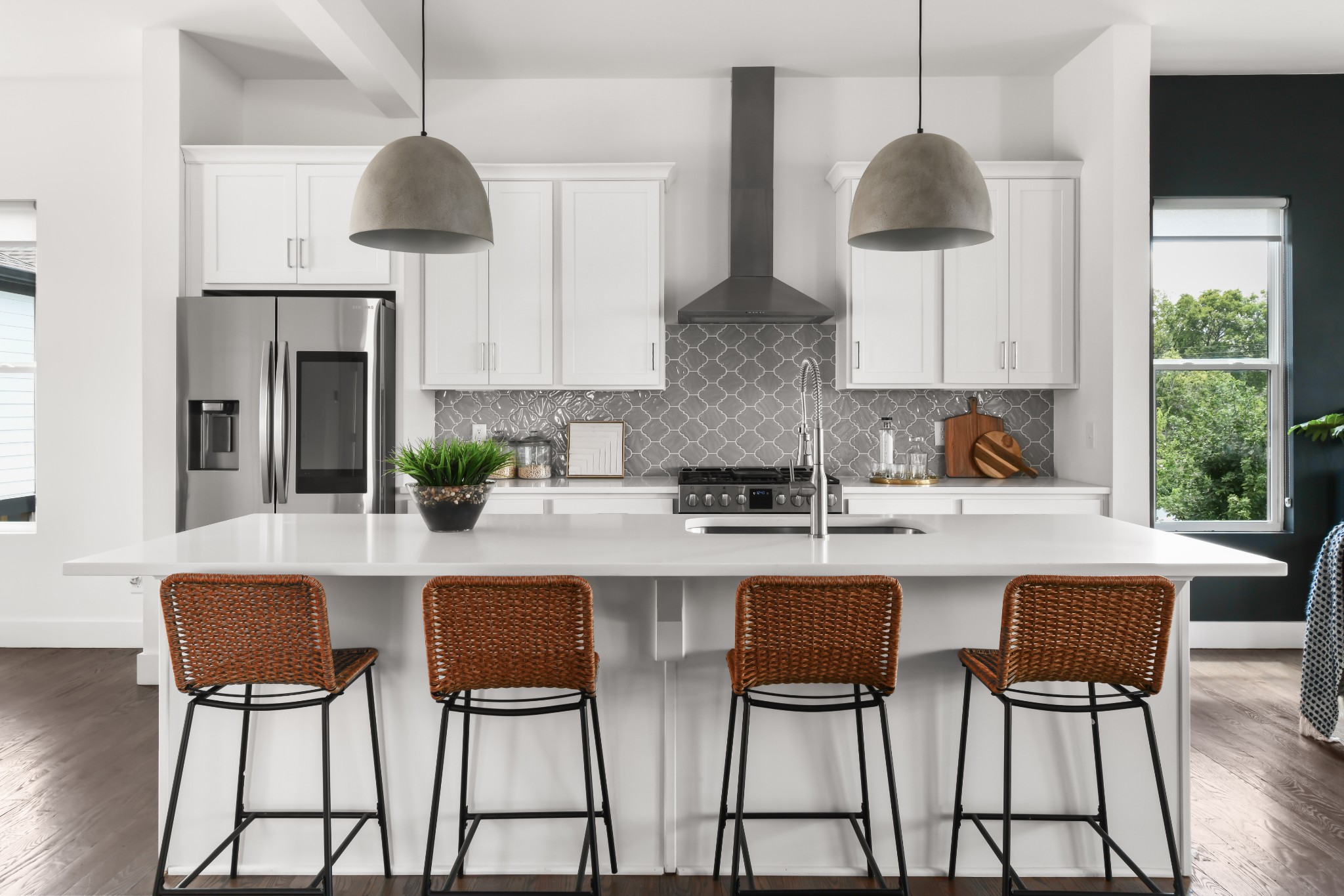 643 Vernon Ave Unit: 2