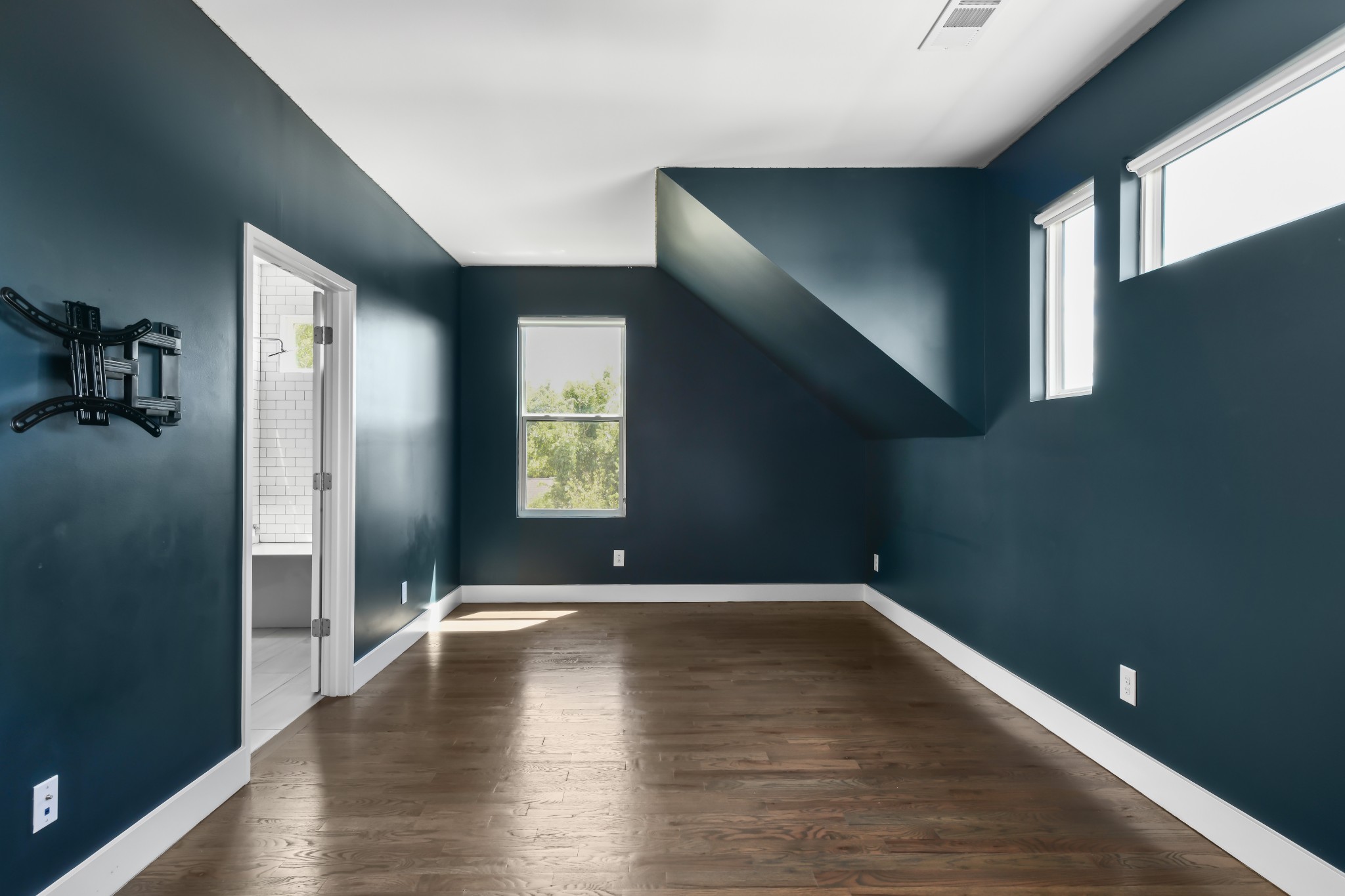 643 Vernon Ave Unit: 2
