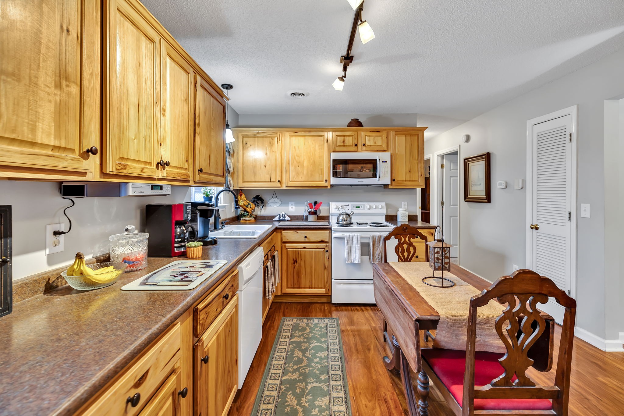 410 Meadowview Drive