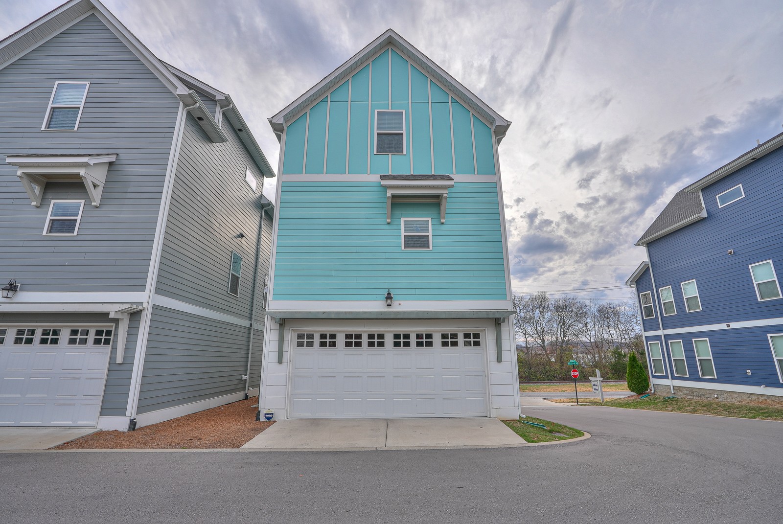 736 Bellevue Rd