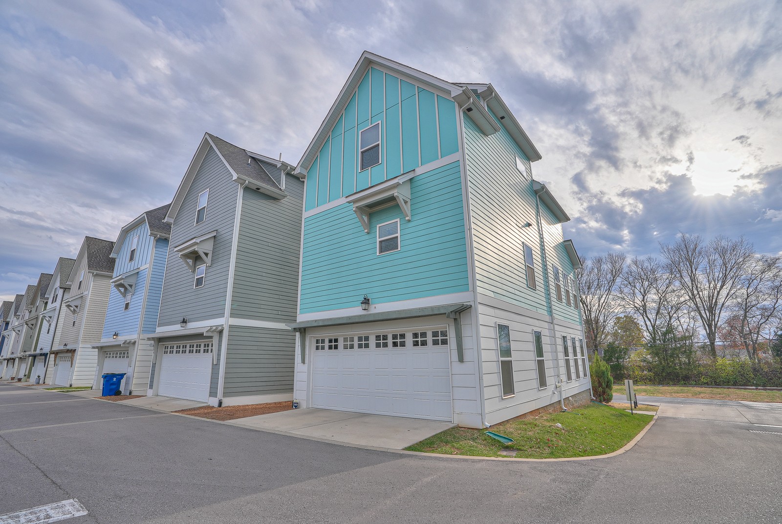 736 Bellevue Rd
