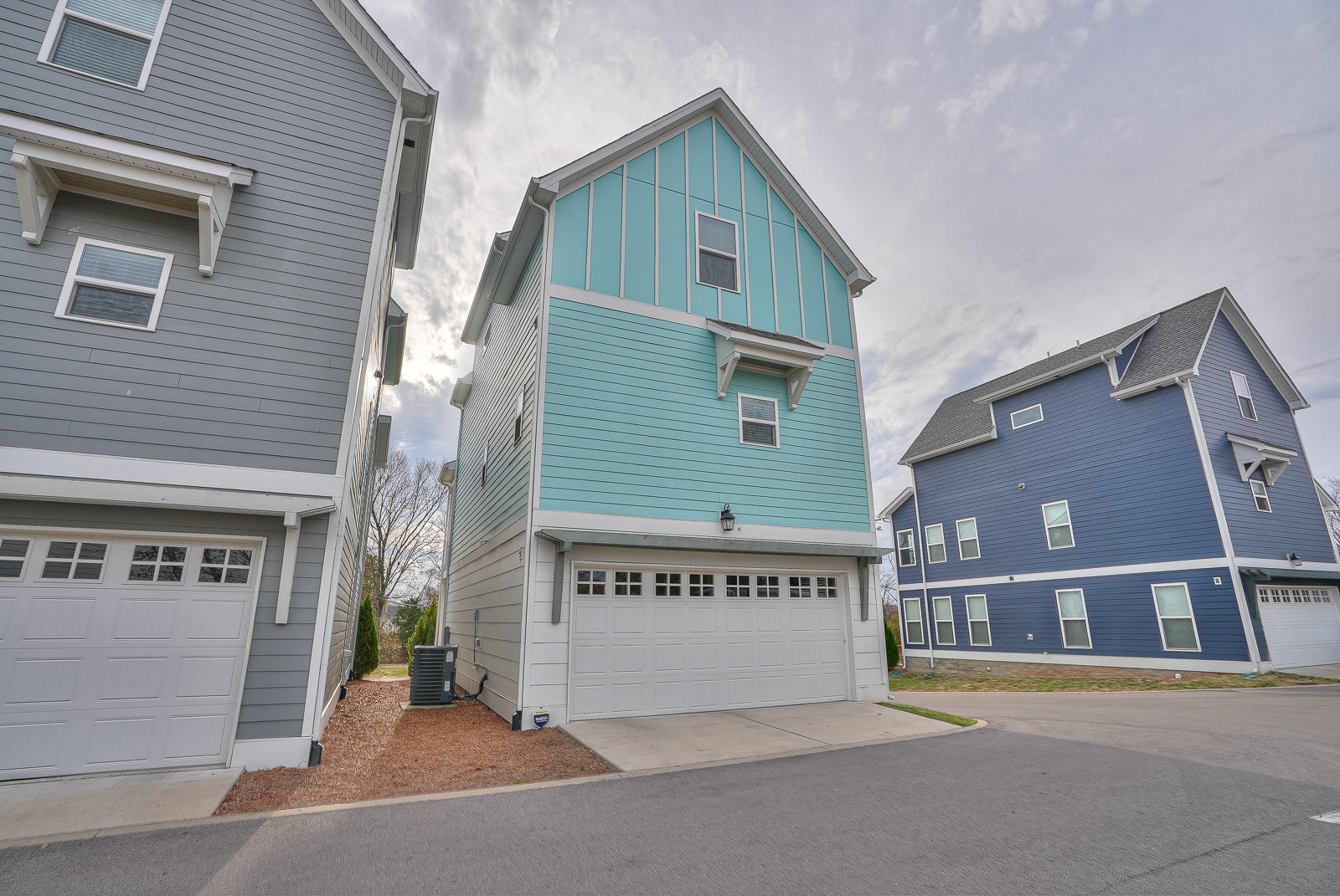 736 Bellevue Rd