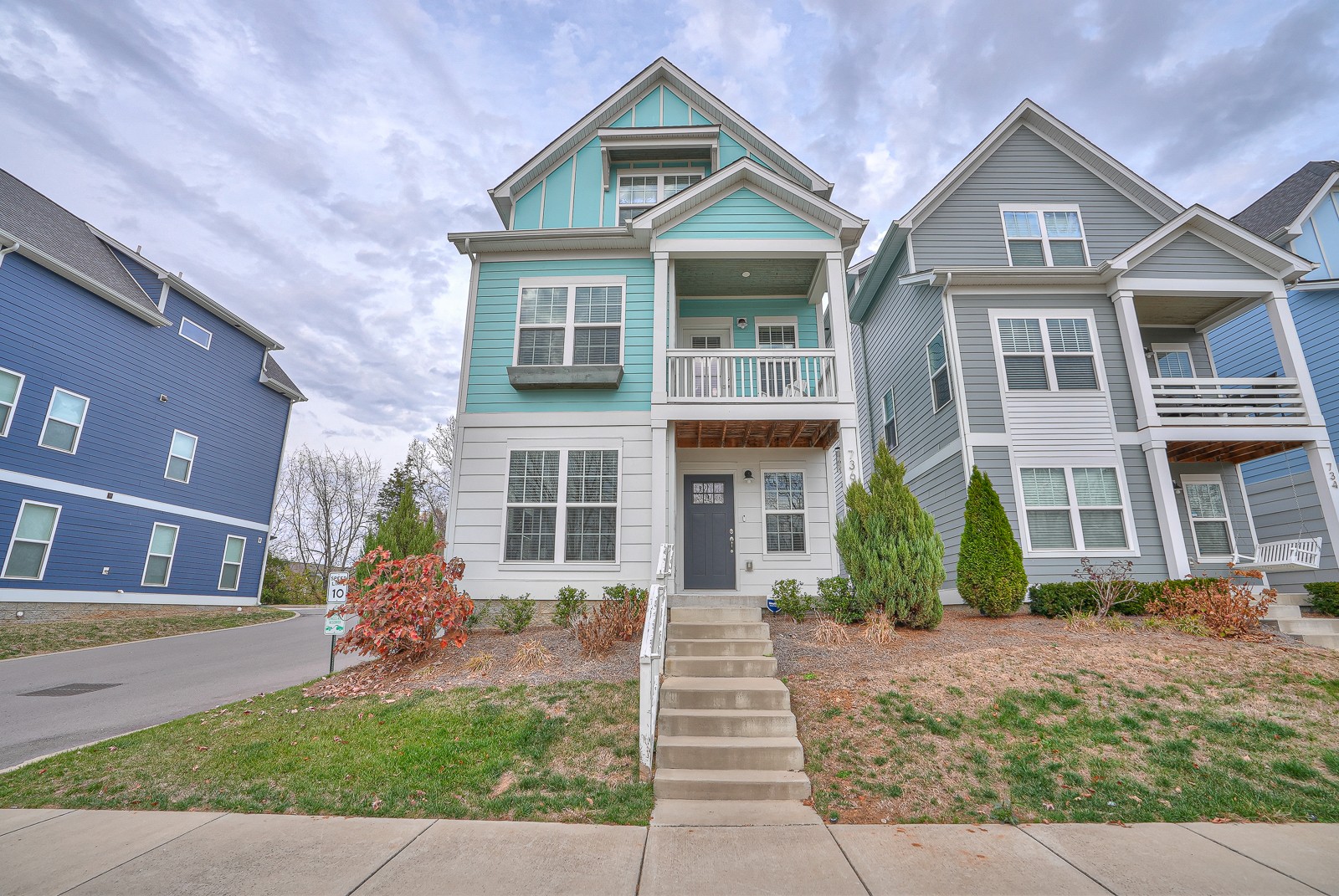 736 Bellevue Rd