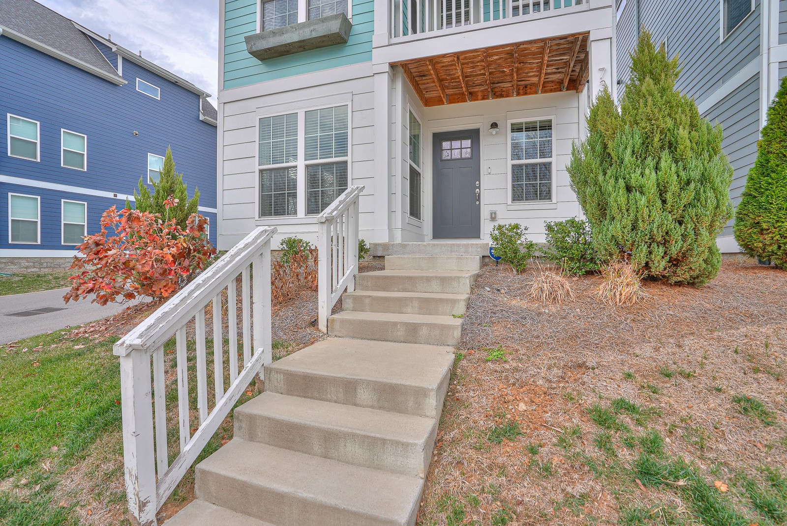 736 Bellevue Rd