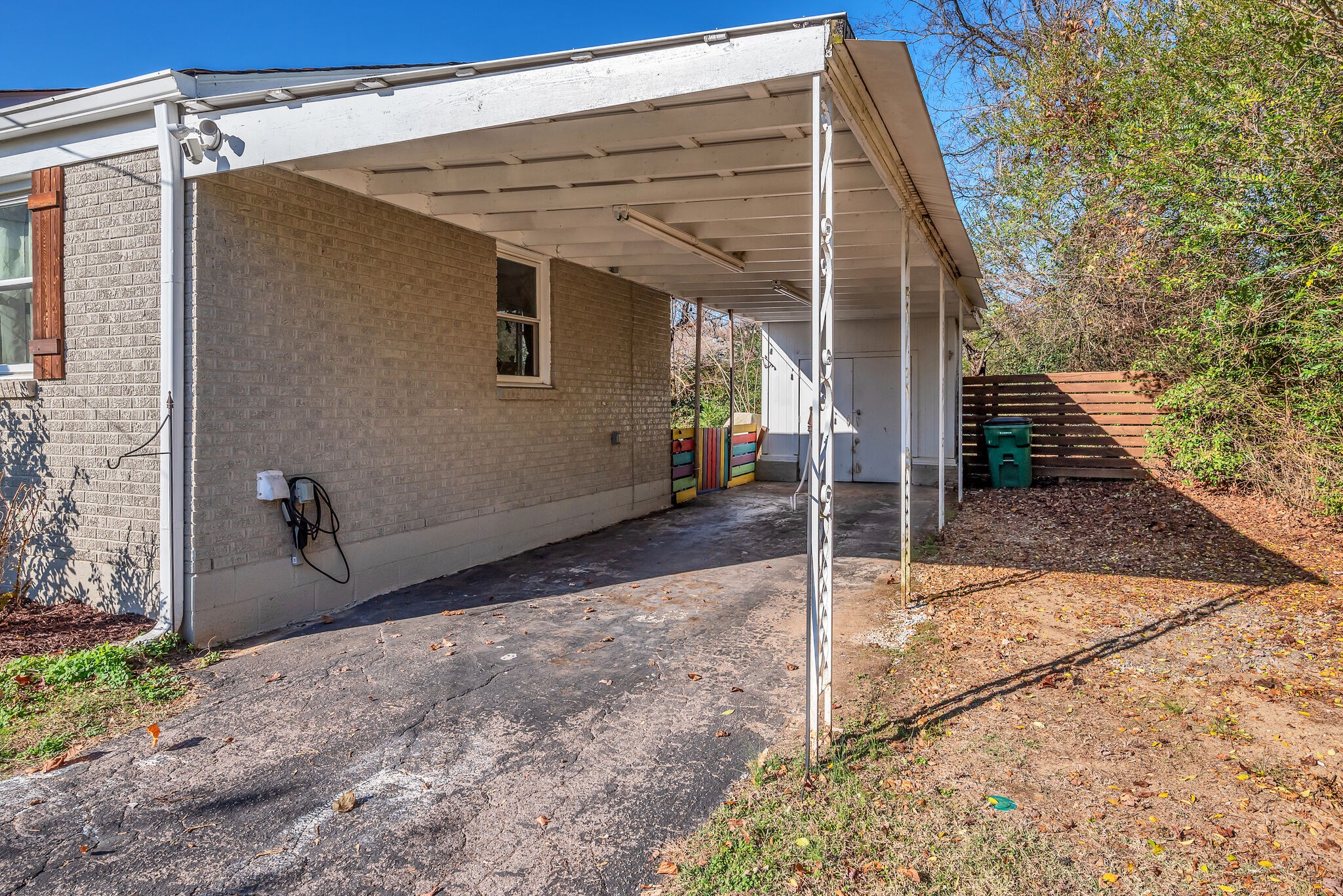2405 Cooper Ln