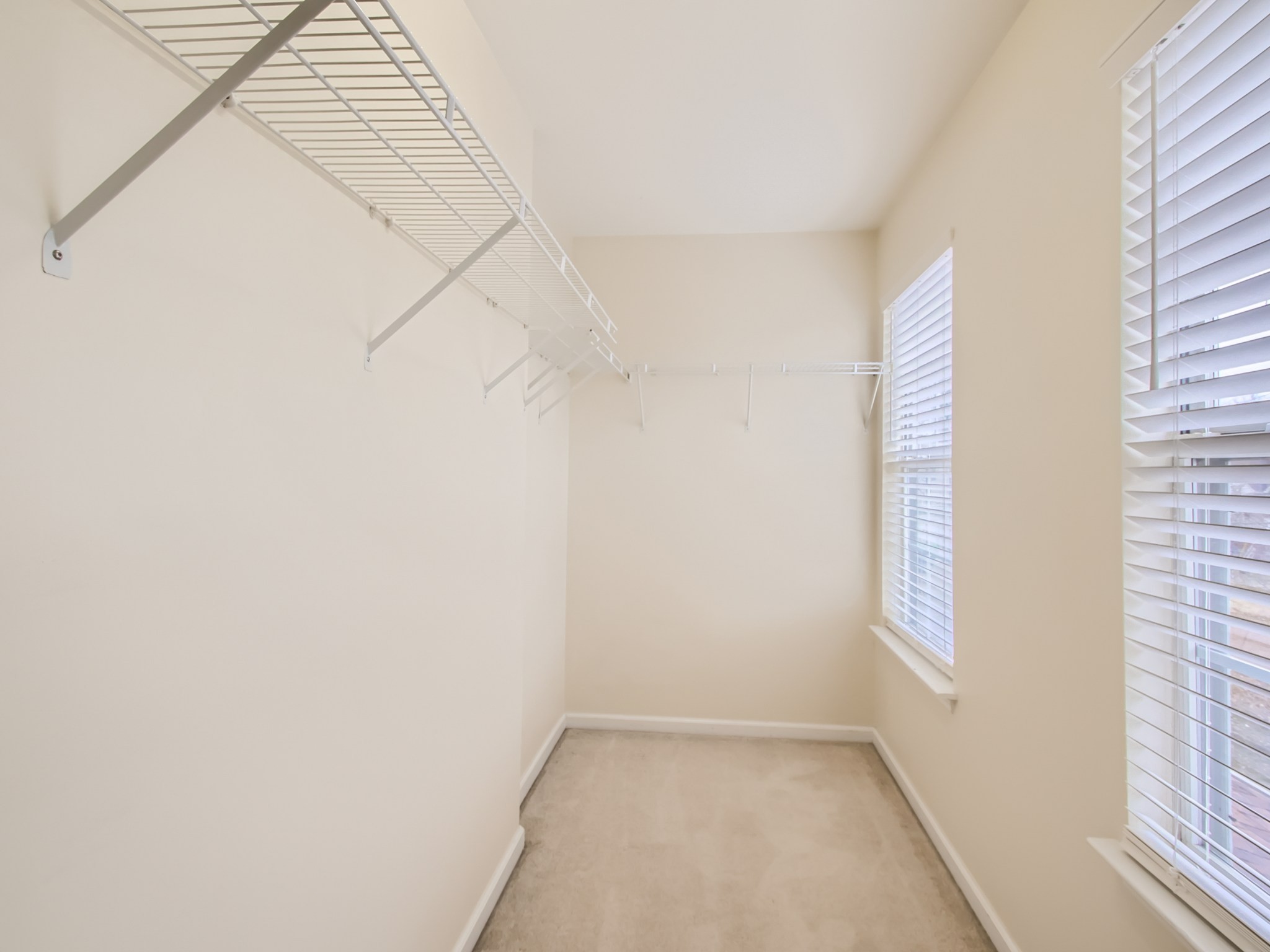711 Bob White Ct