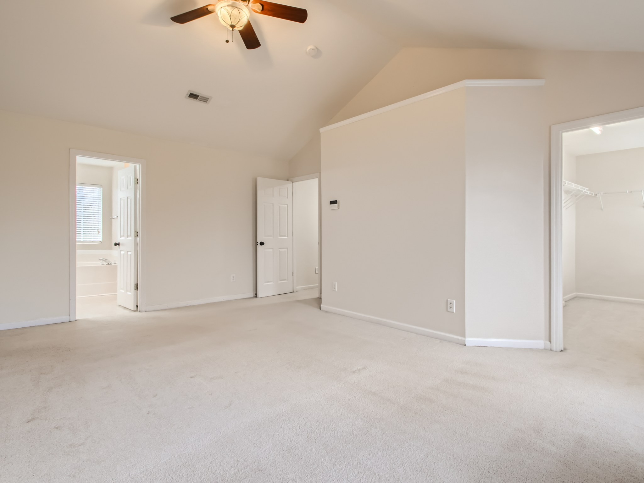 711 Bob White Ct