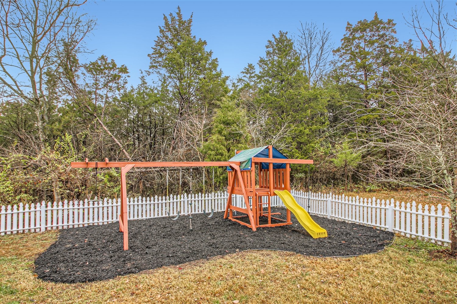 711 Bob White Ct