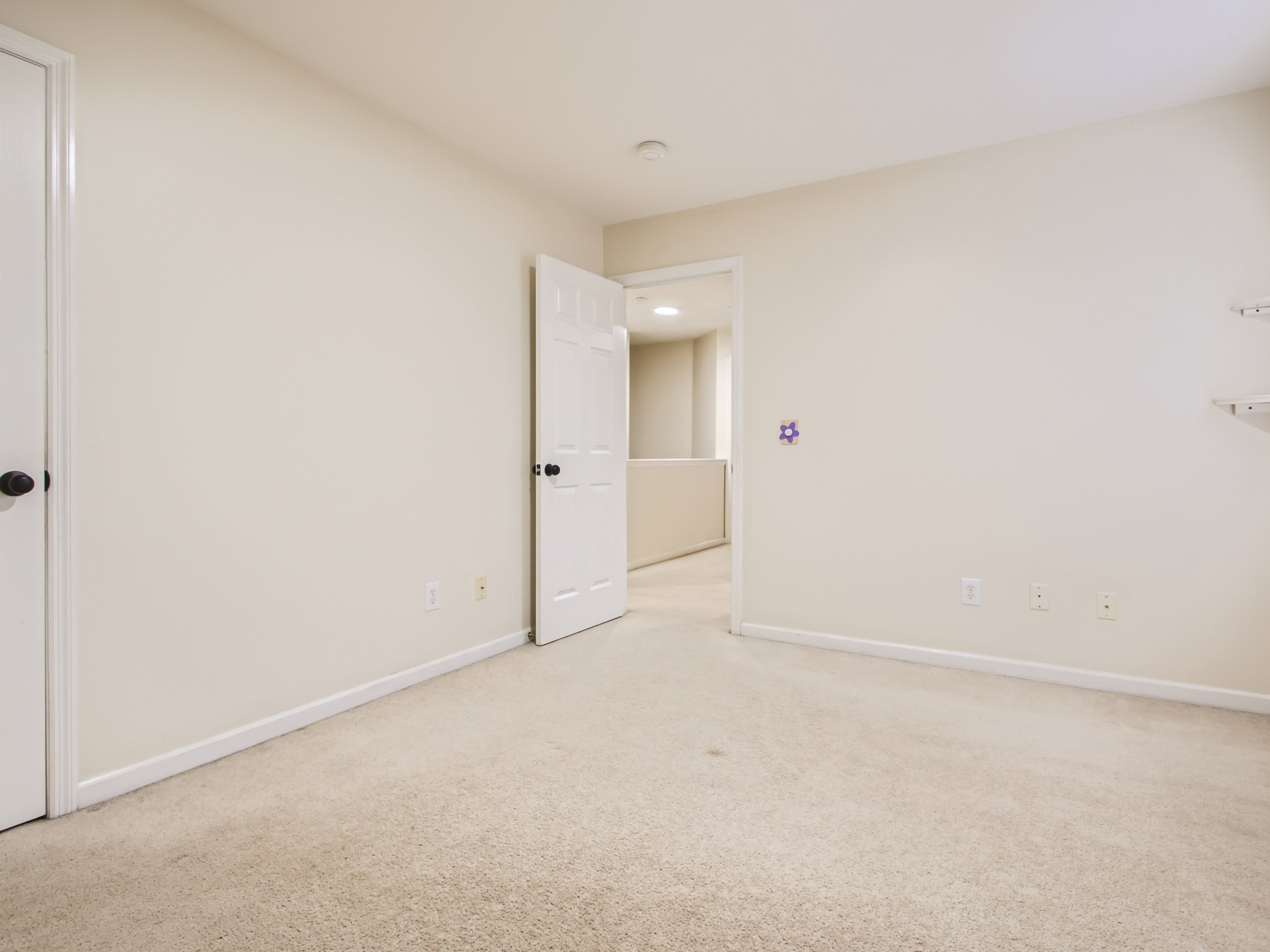 711 Bob White Ct